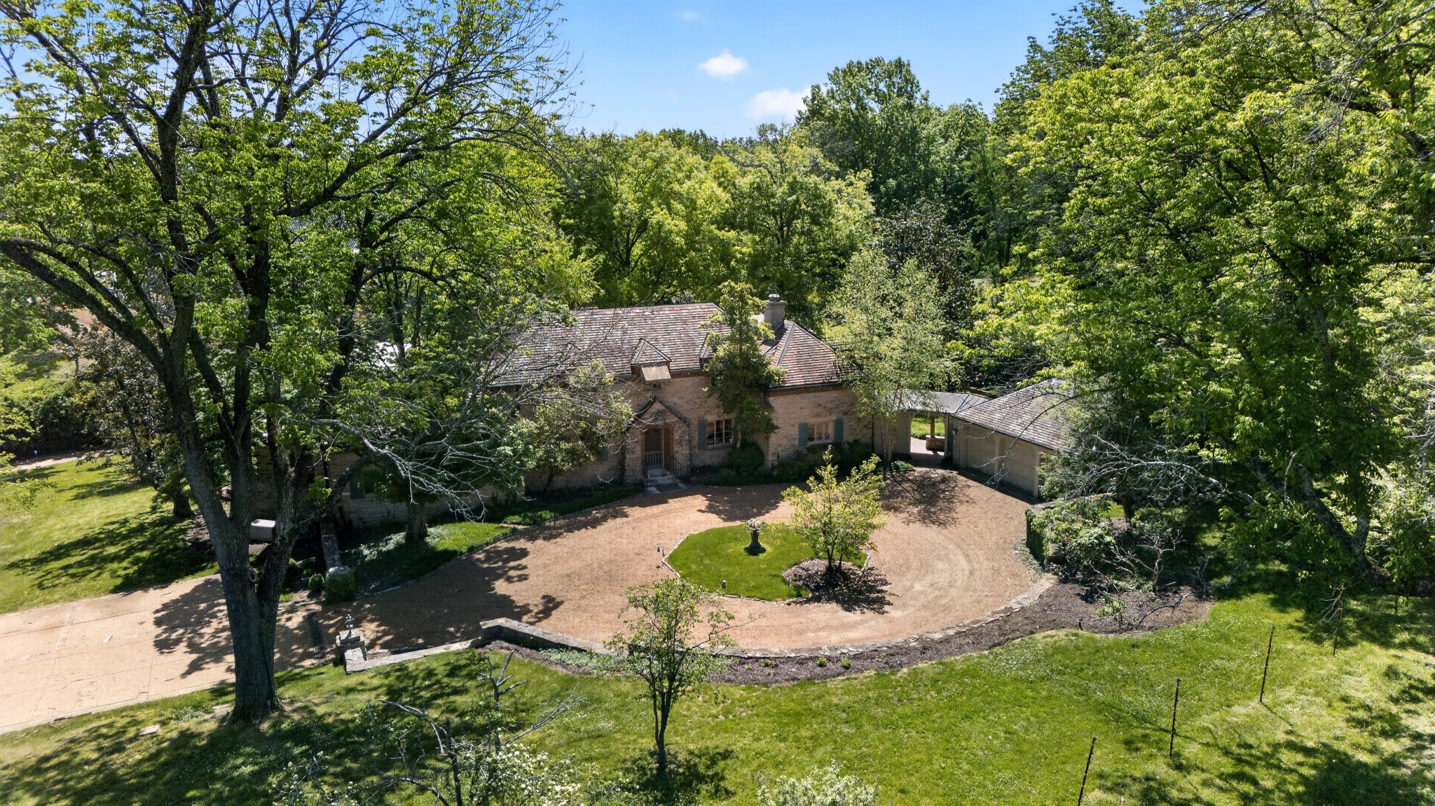 929 Tyne Blvd