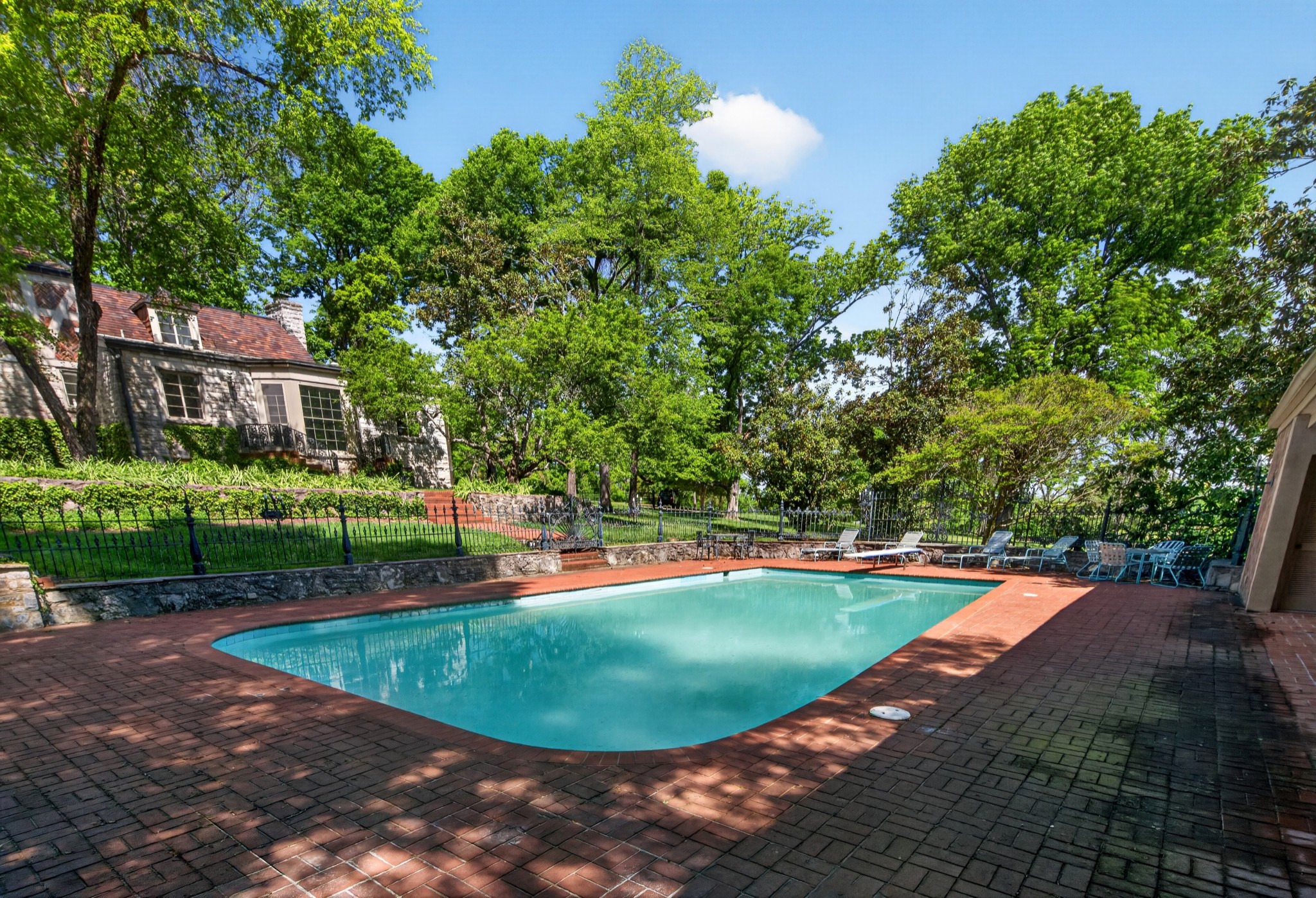 929 Tyne Blvd