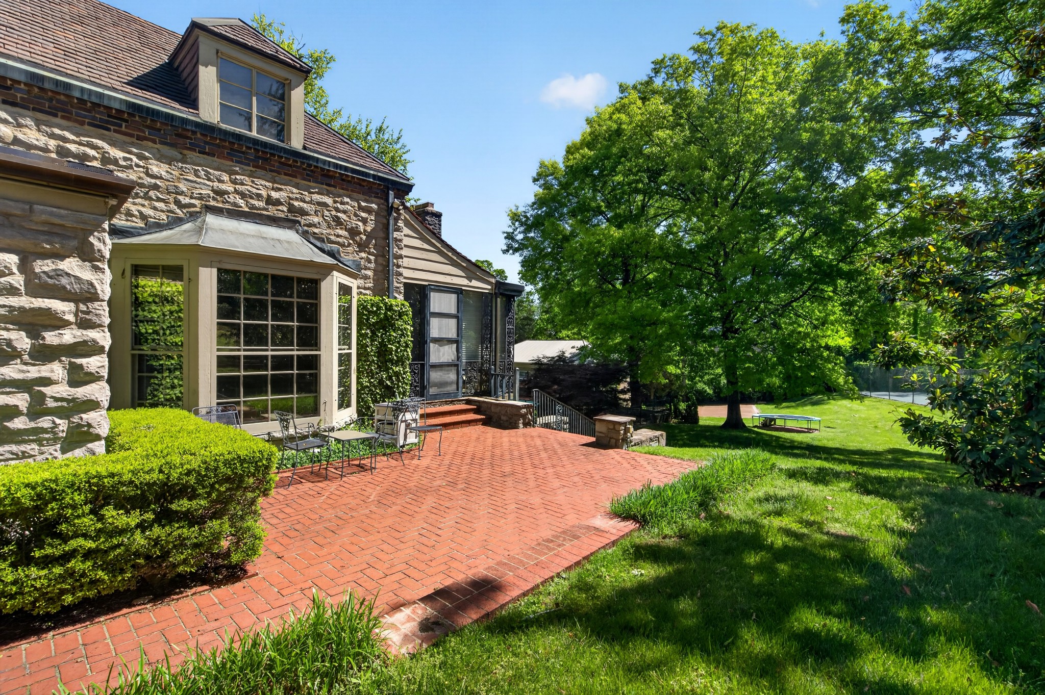 929 Tyne Blvd