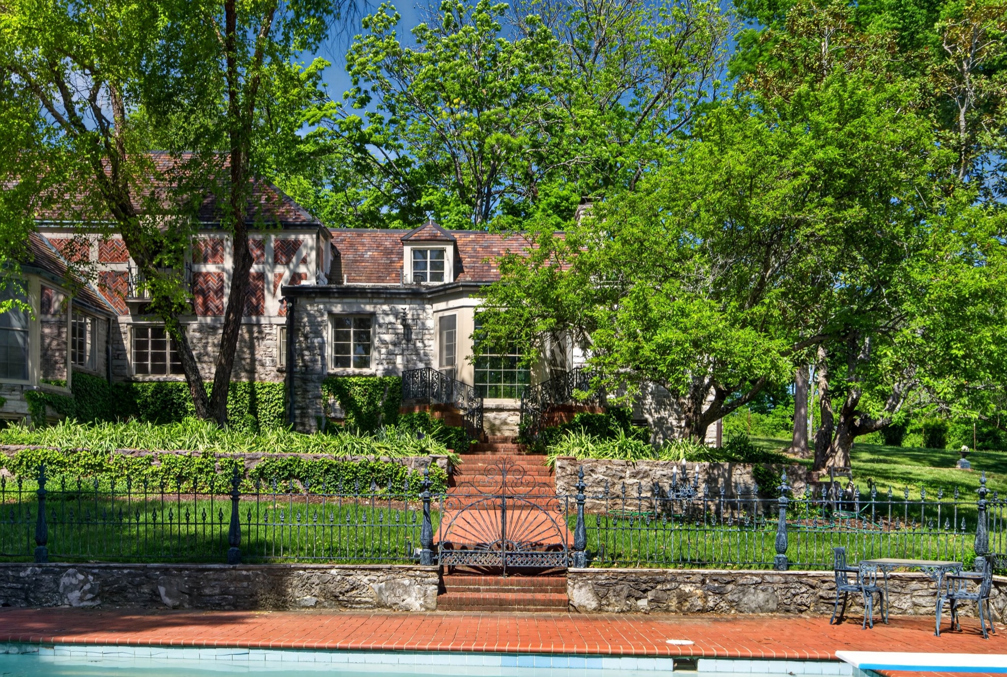929 Tyne Blvd