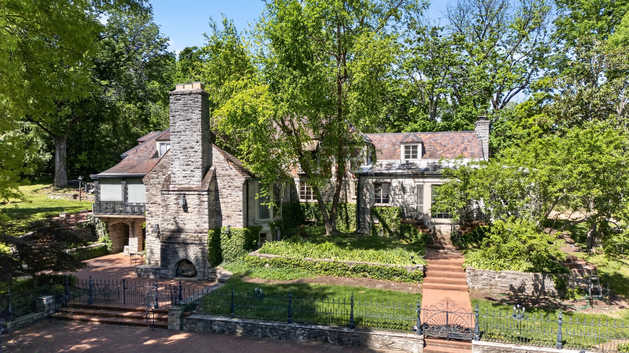929 Tyne Blvd