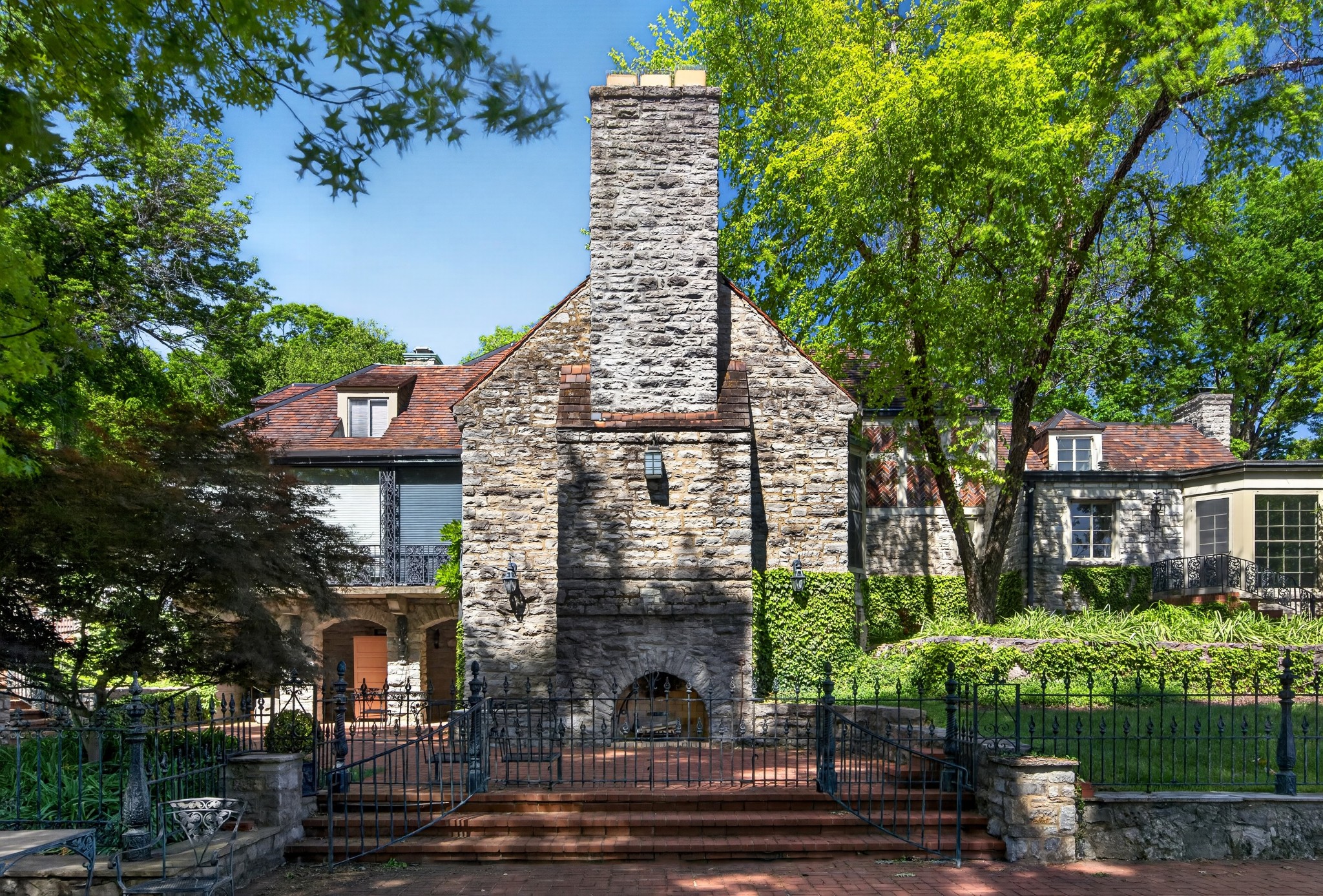 929 Tyne Blvd