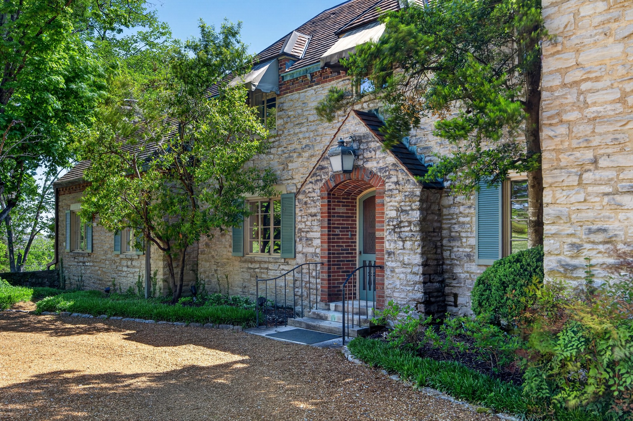 929 Tyne Blvd