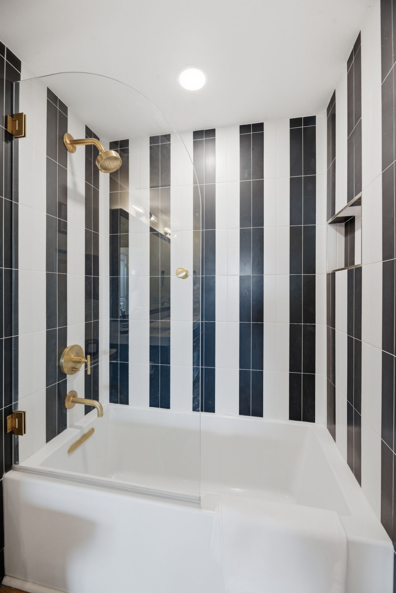 3000 Vanderbilt Pl Unit: 423