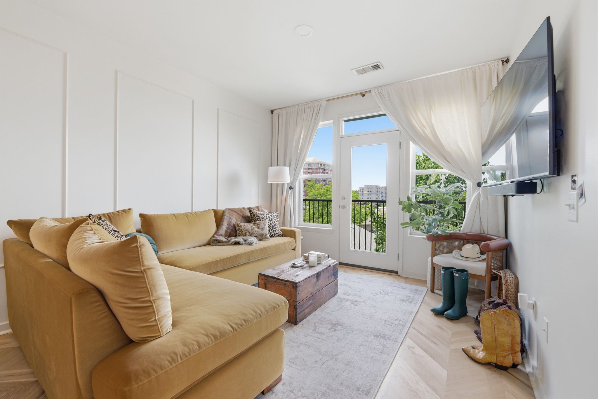 3000 Vanderbilt Pl Unit: 423