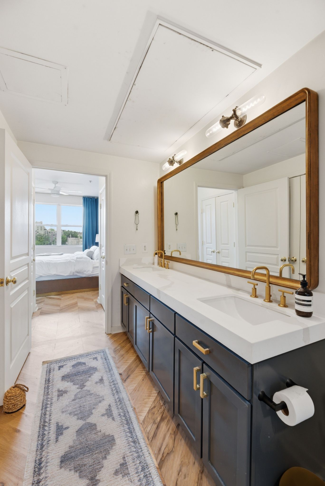 3000 Vanderbilt Pl Unit: 423