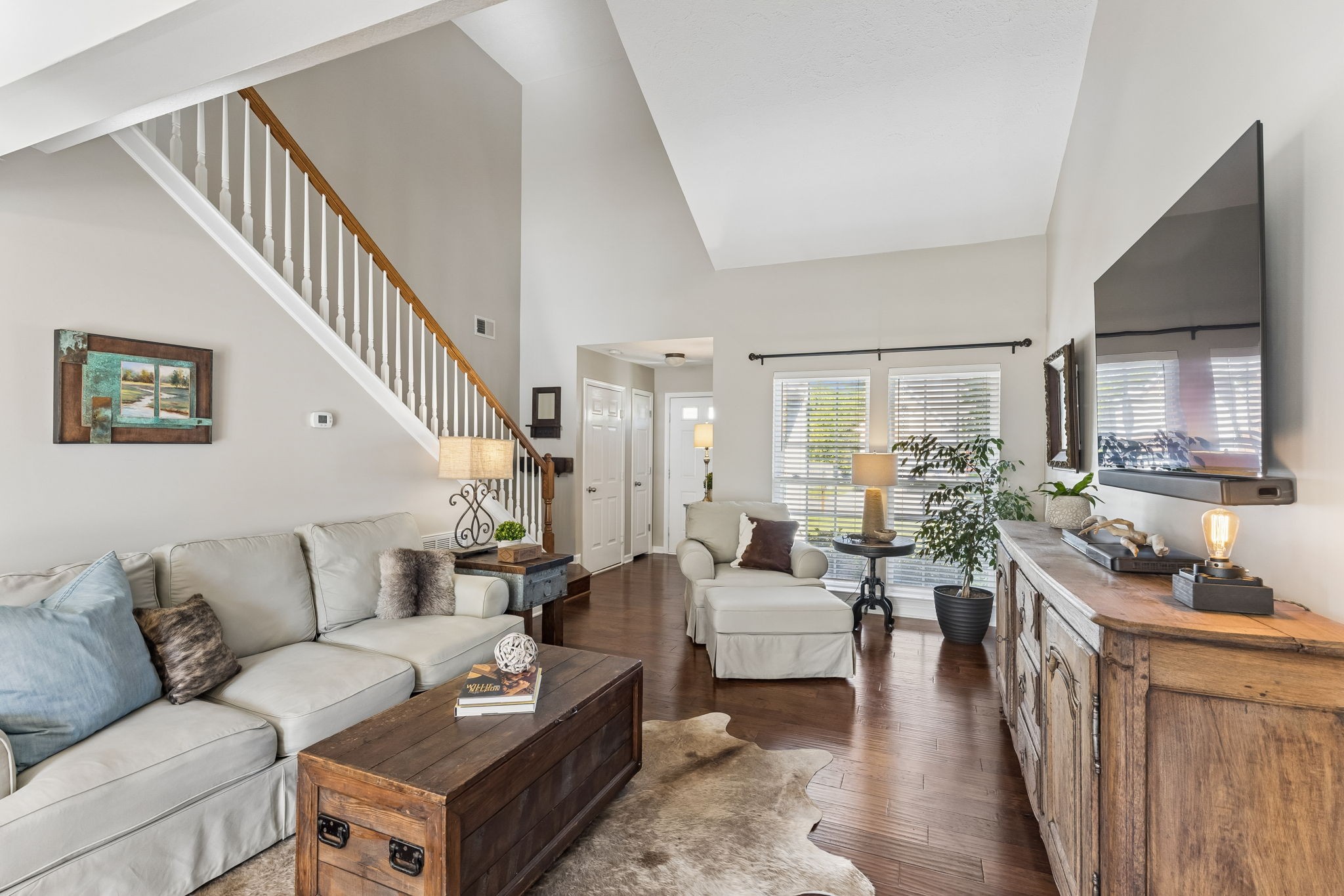 410 Creekside Ln