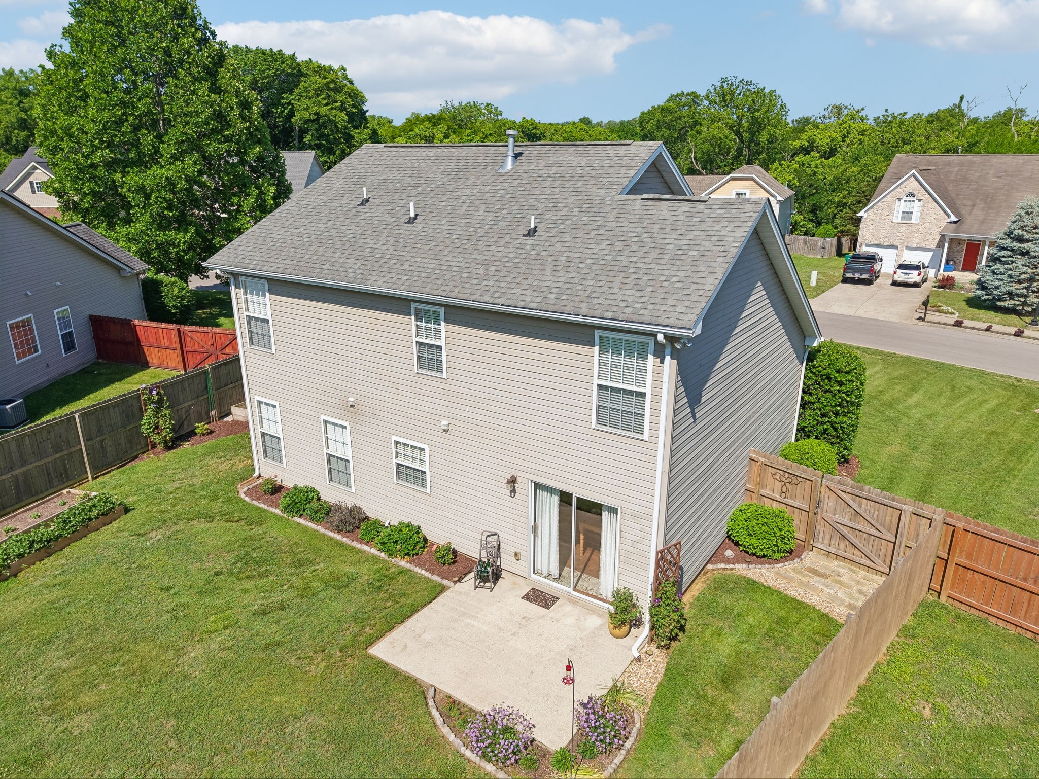 410 Creekside Ln