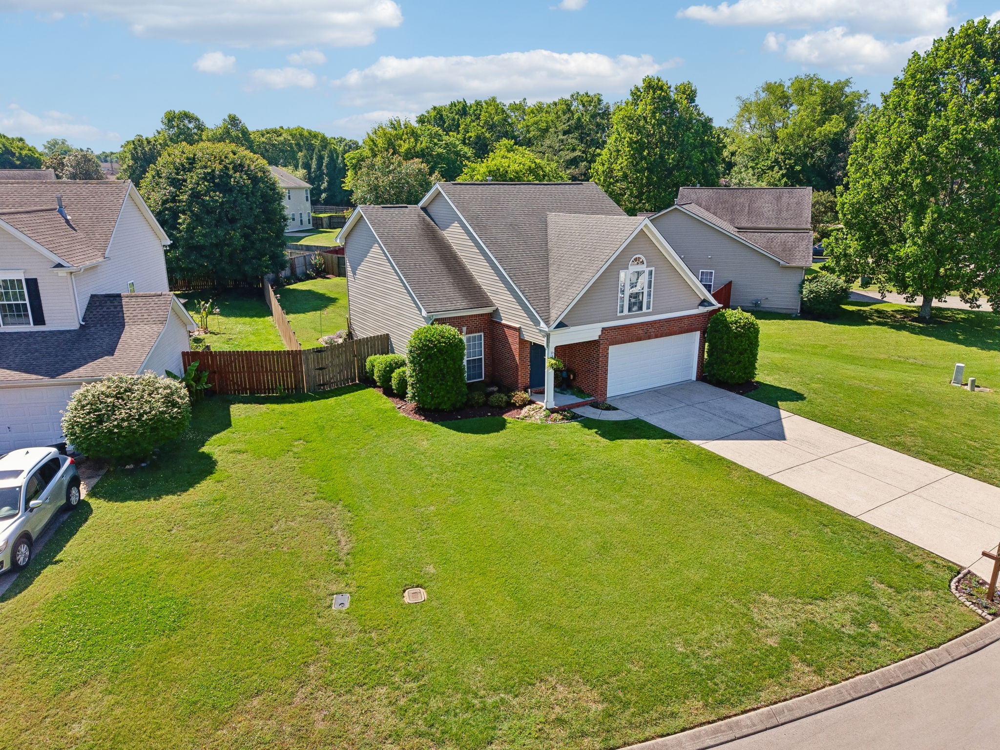 410 Creekside Ln