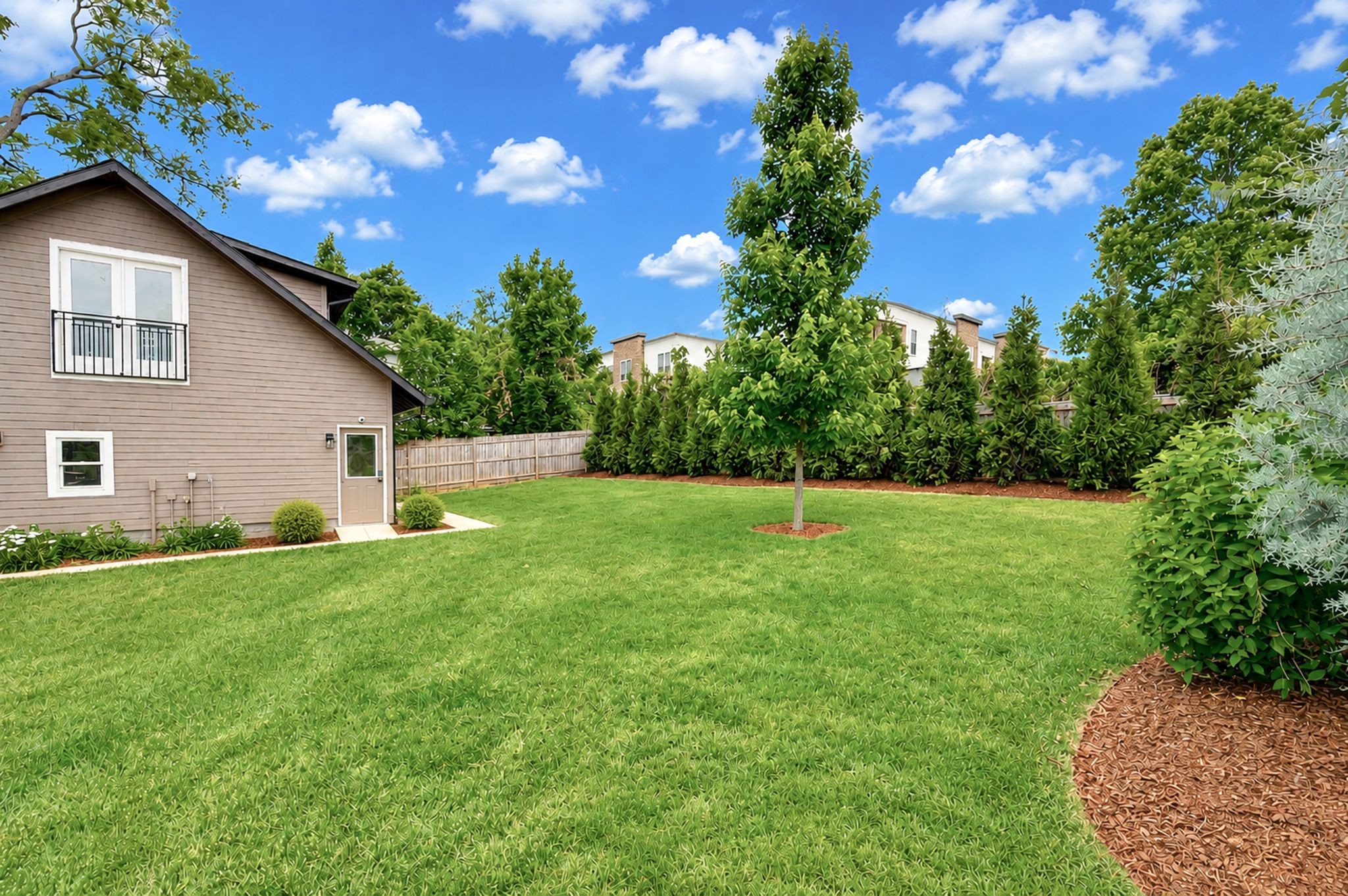 2012 Cedar Ln