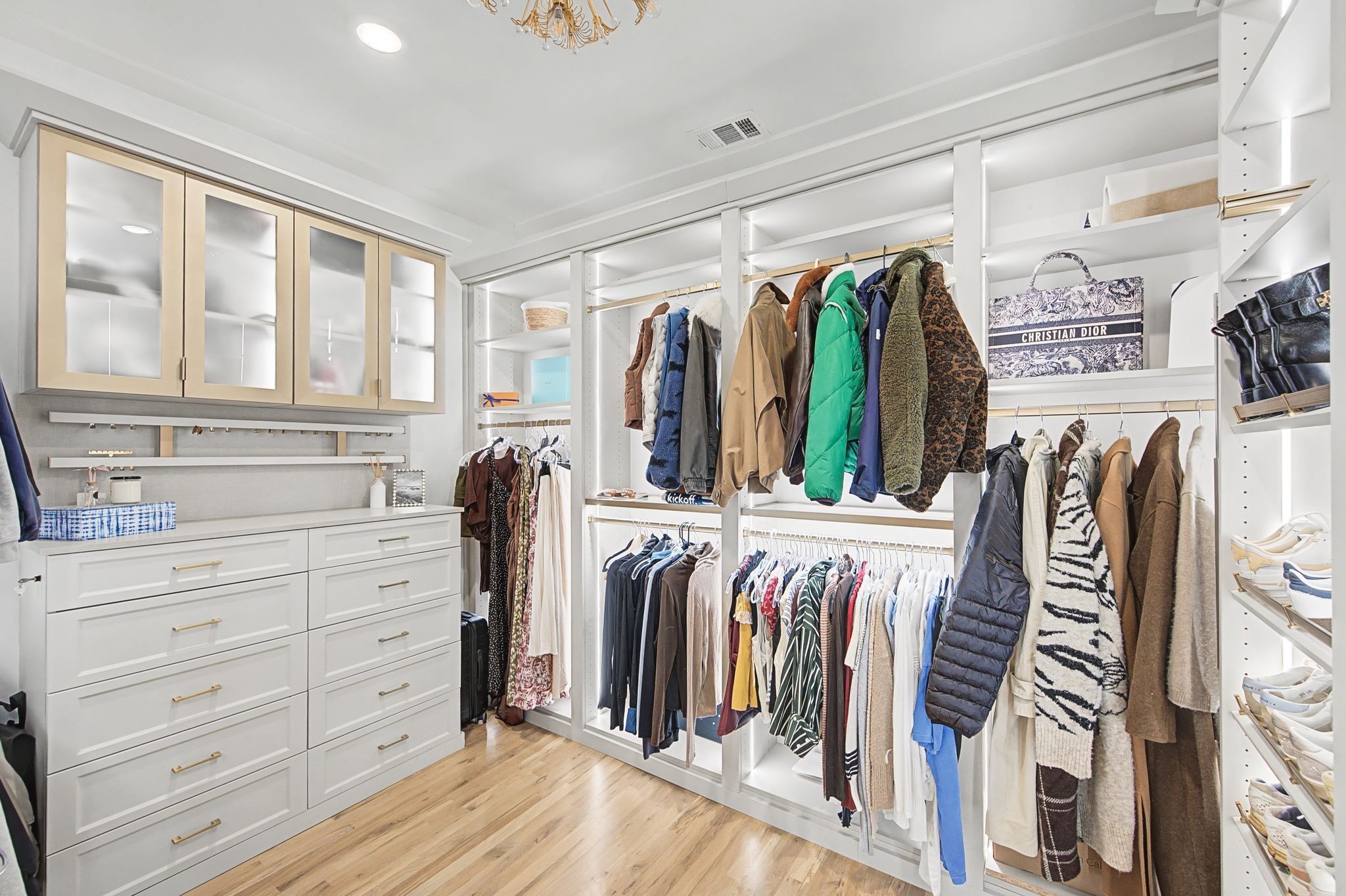 2012 Cedar Ln