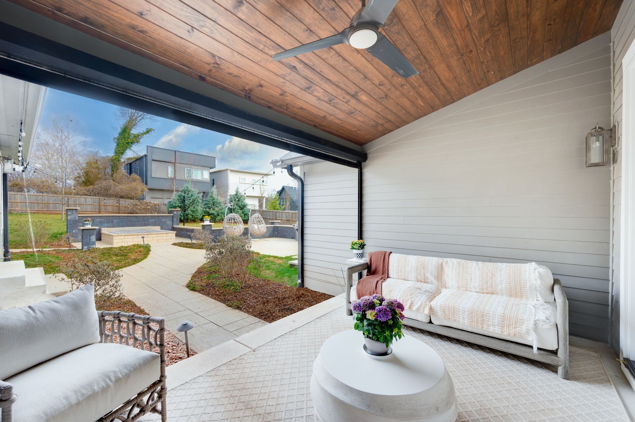 2012 Cedar Ln