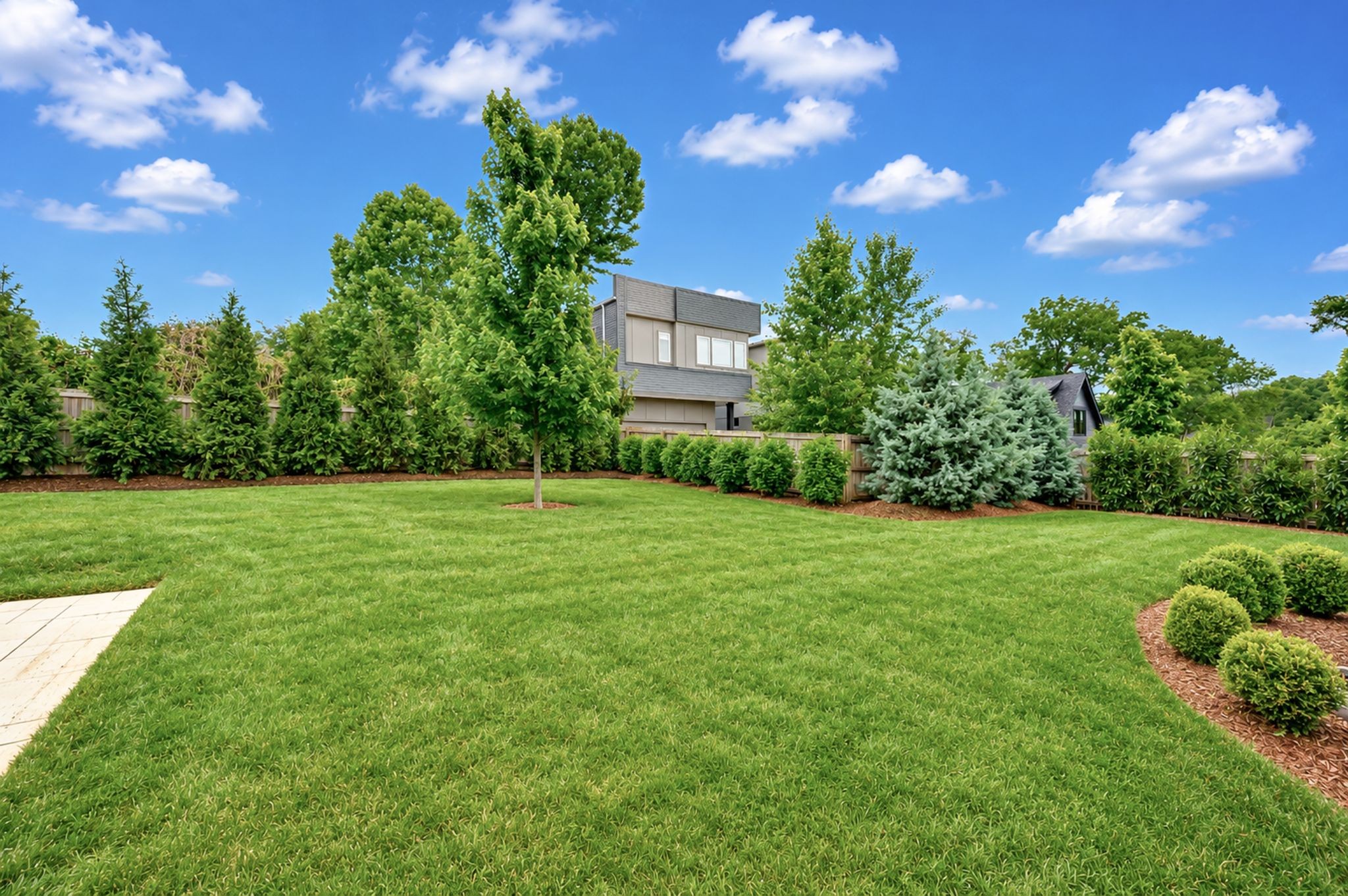 2012 Cedar Ln