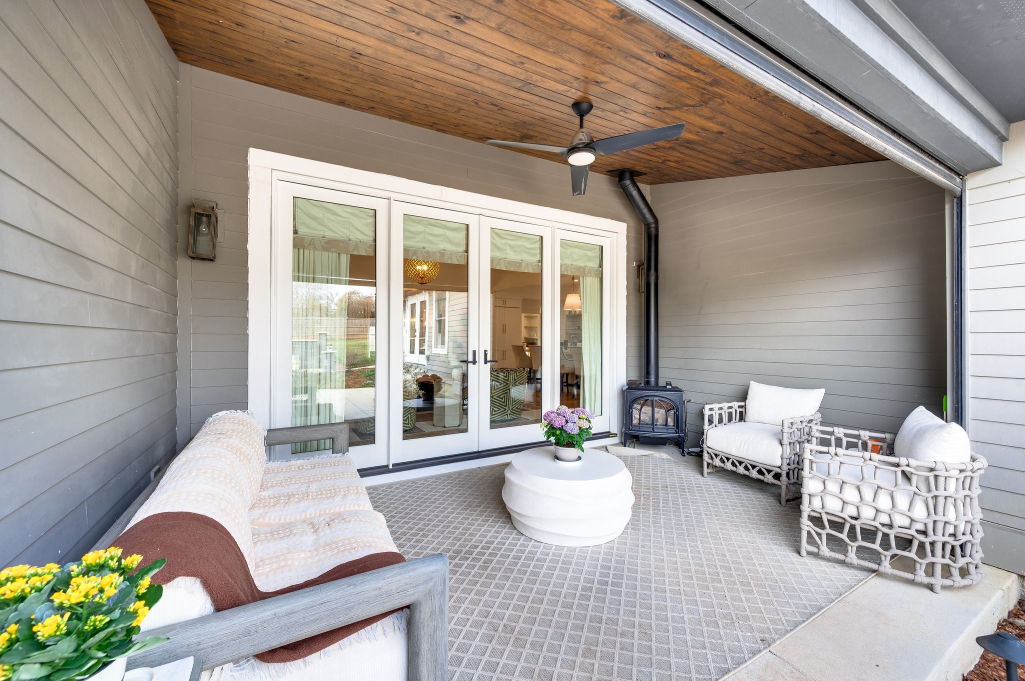 2012 Cedar Ln