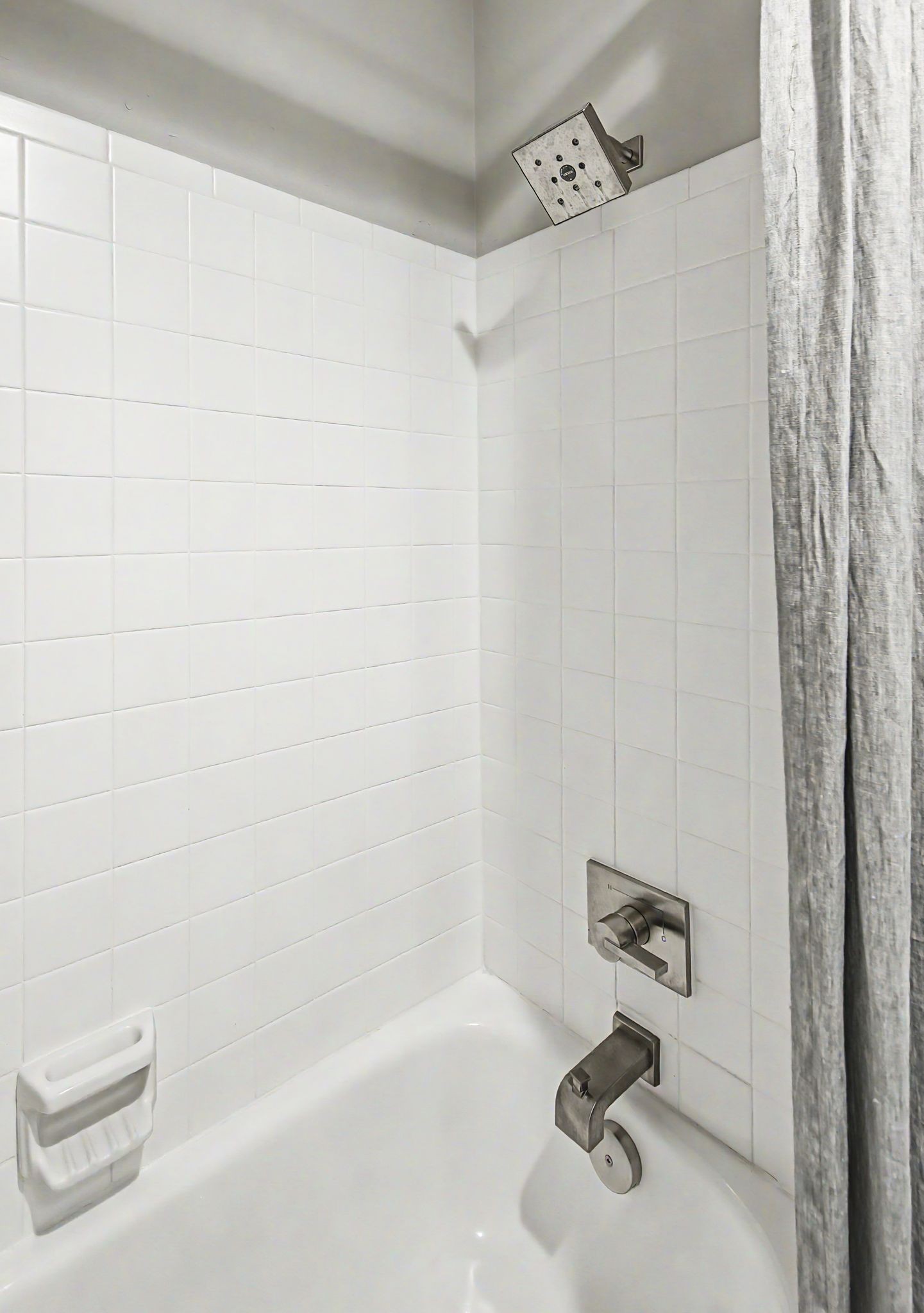 709 Roxburgh Cv