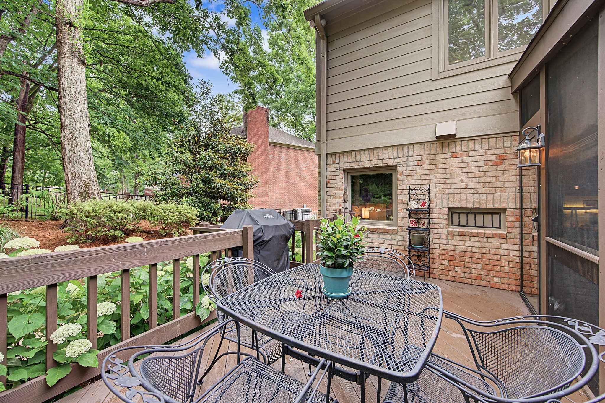 709 Roxburgh Cv