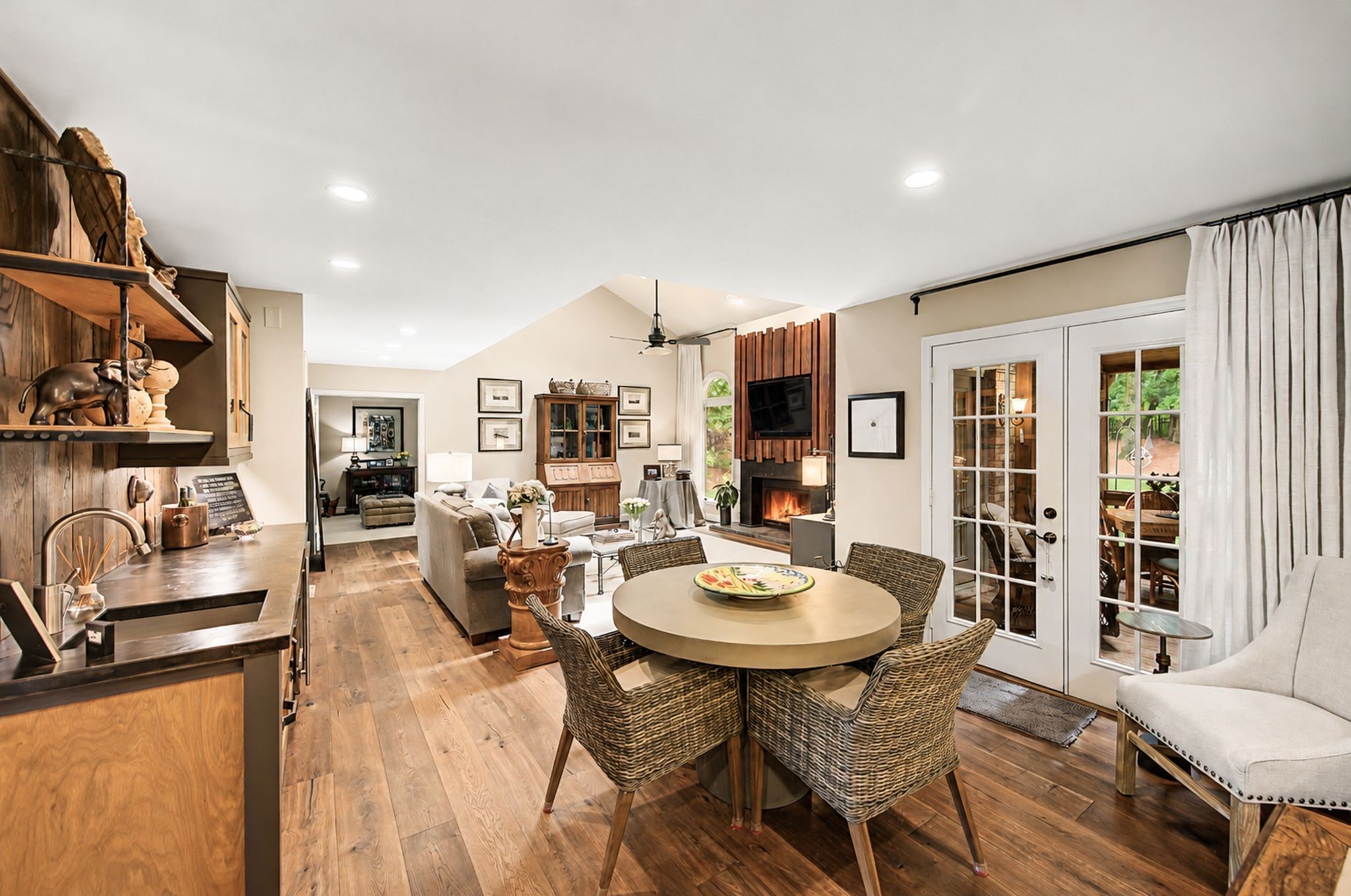 709 Roxburgh Cv