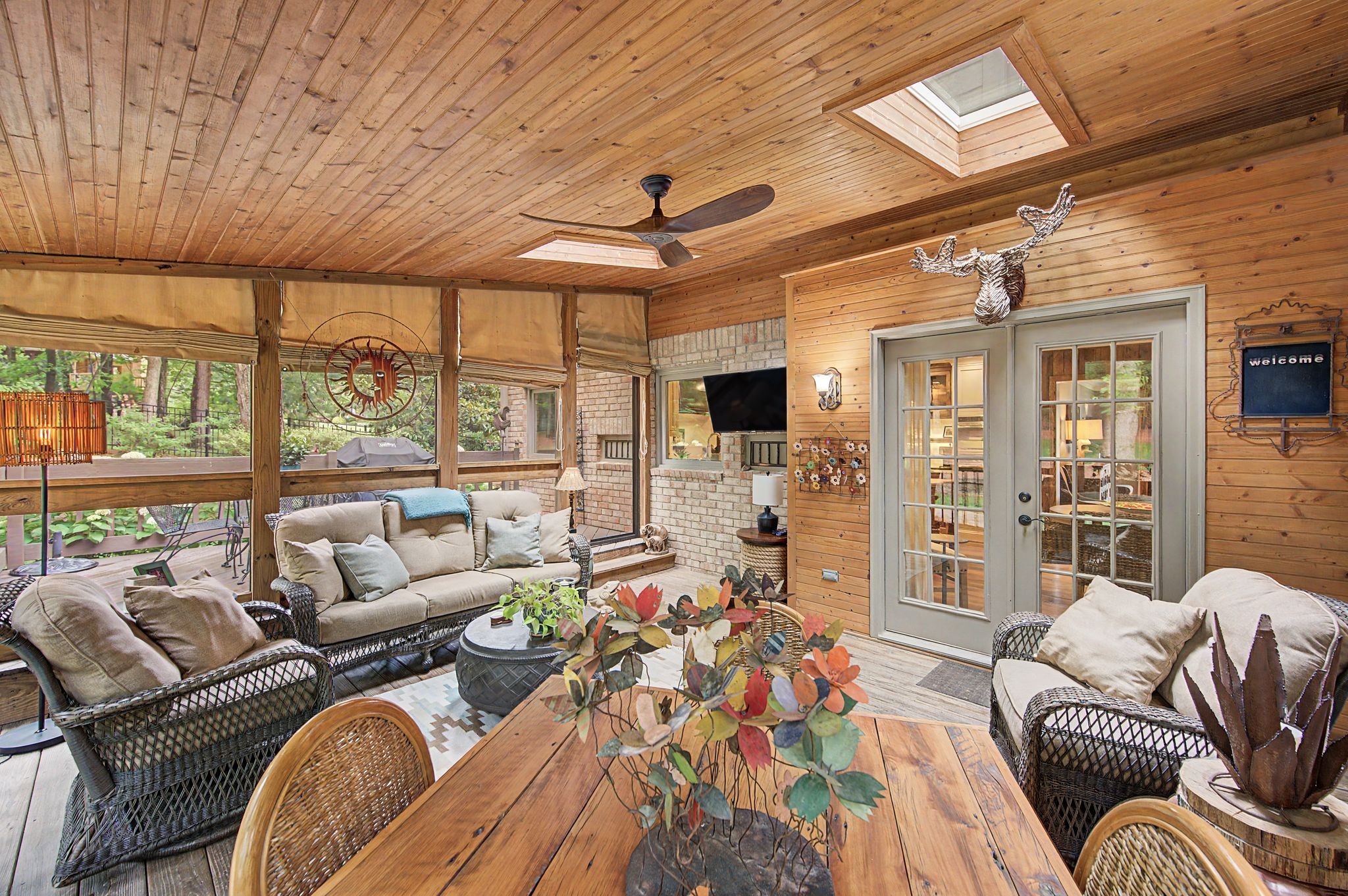709 Roxburgh Cv