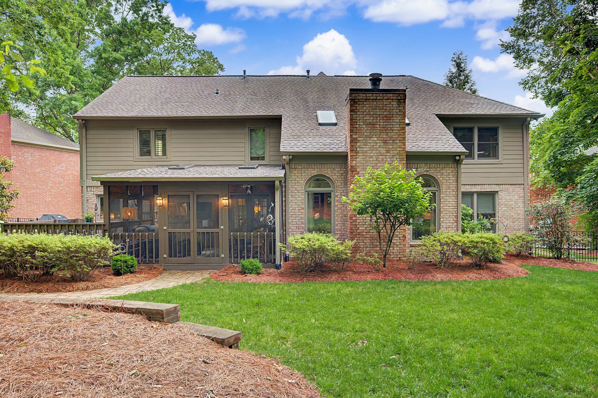 709 Roxburgh Cv