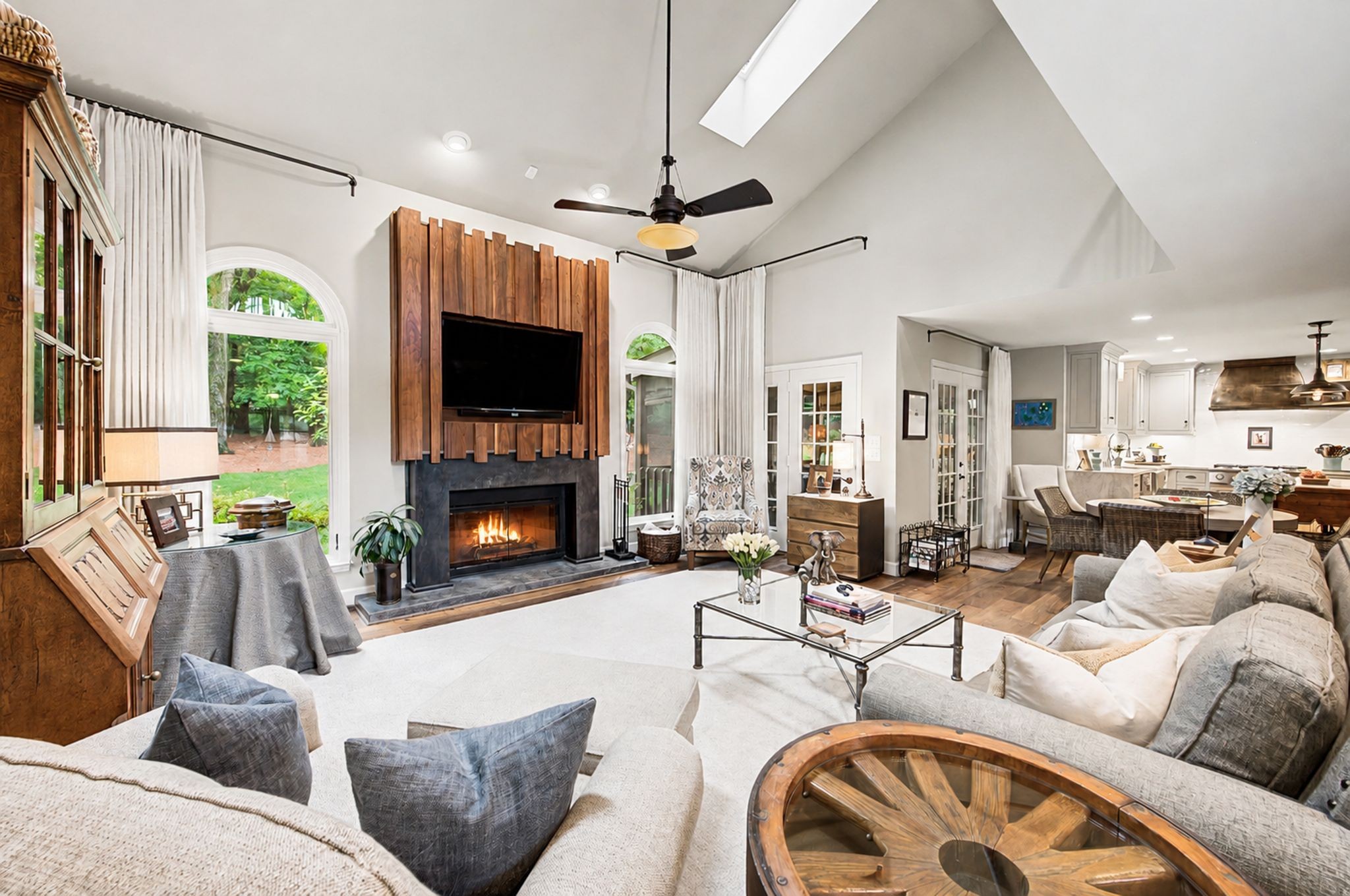 709 Roxburgh Cv
