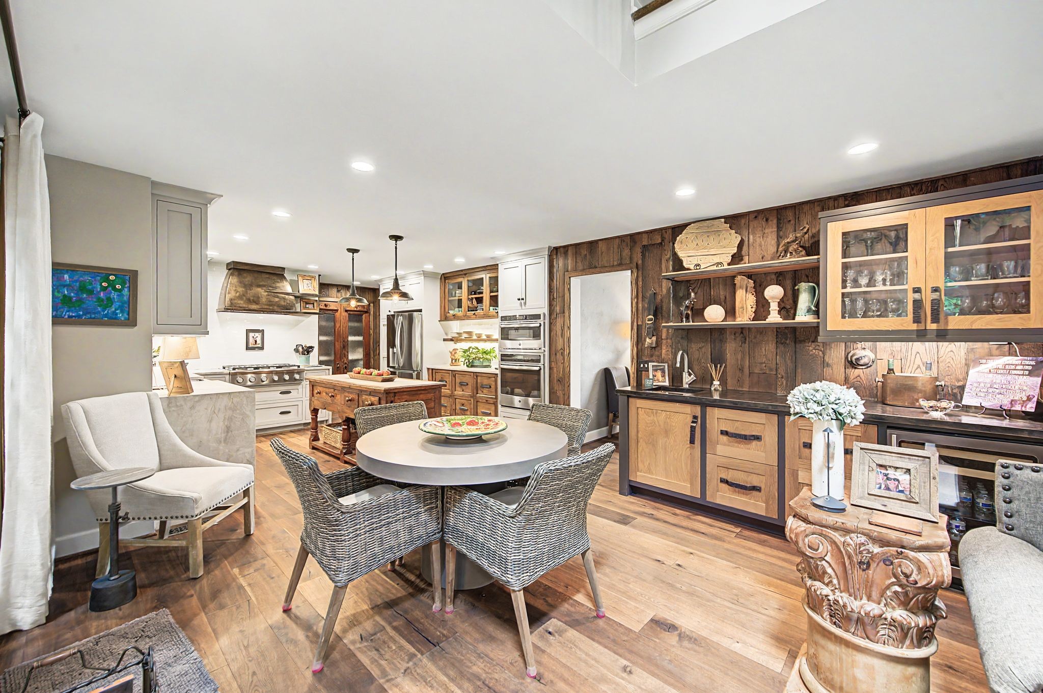 709 Roxburgh Cv