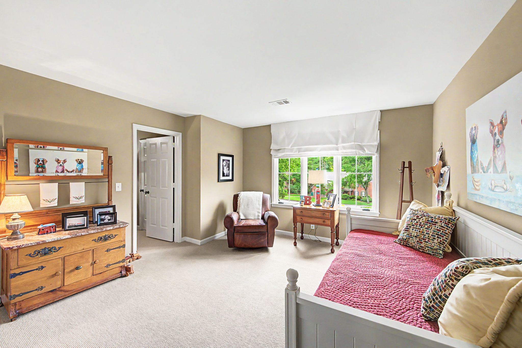 709 Roxburgh Cv