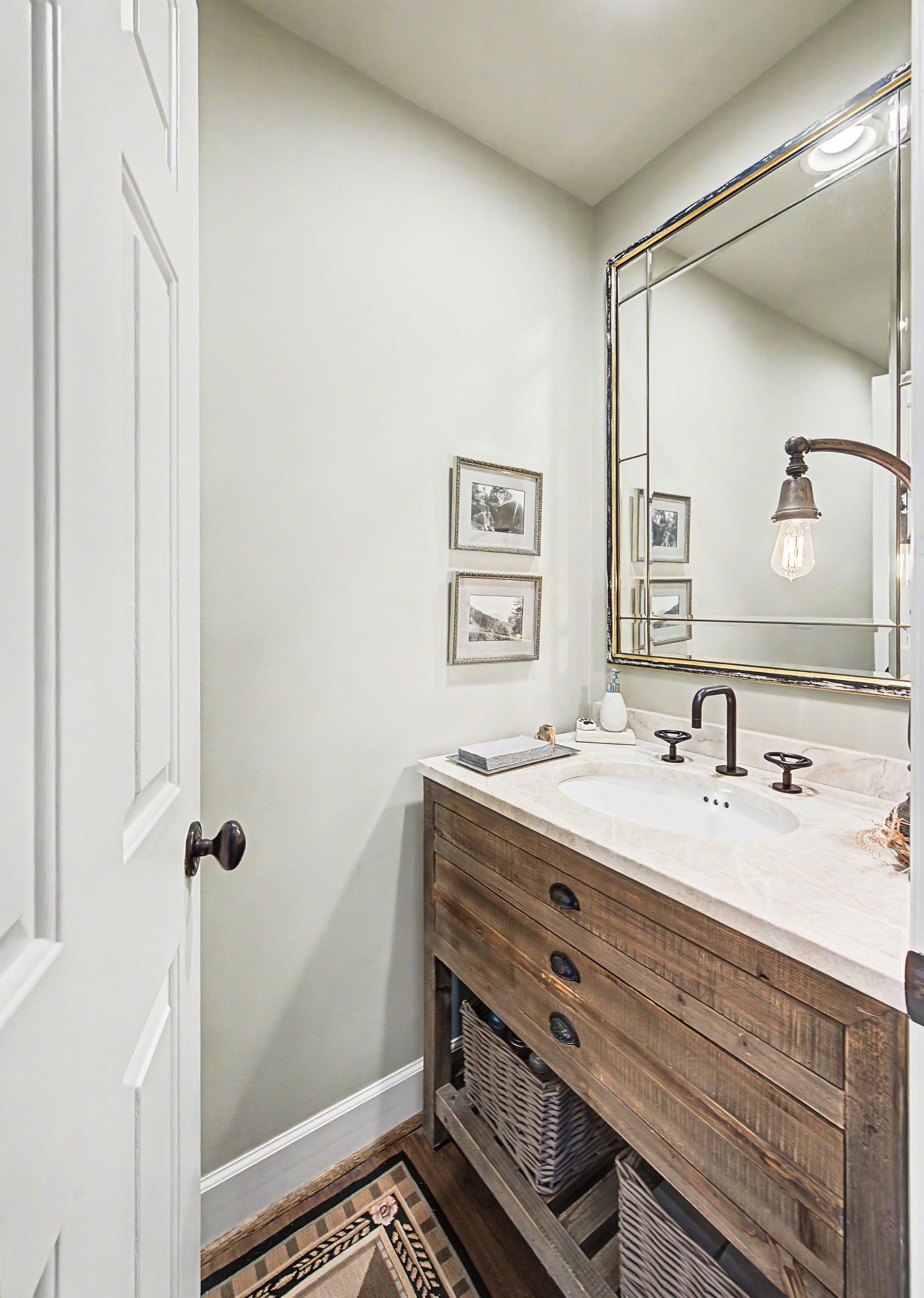709 Roxburgh Cv
