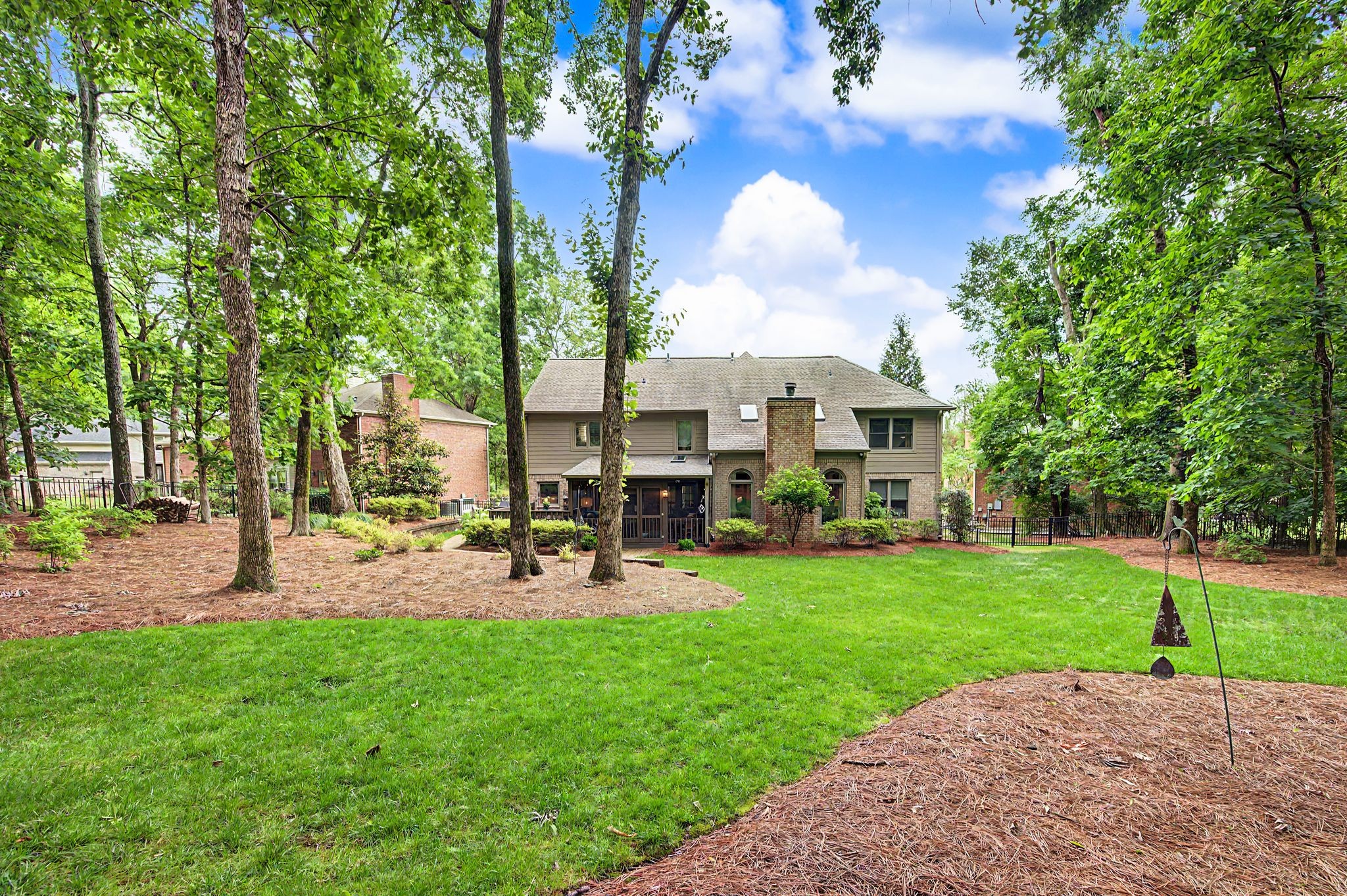 709 Roxburgh Cv