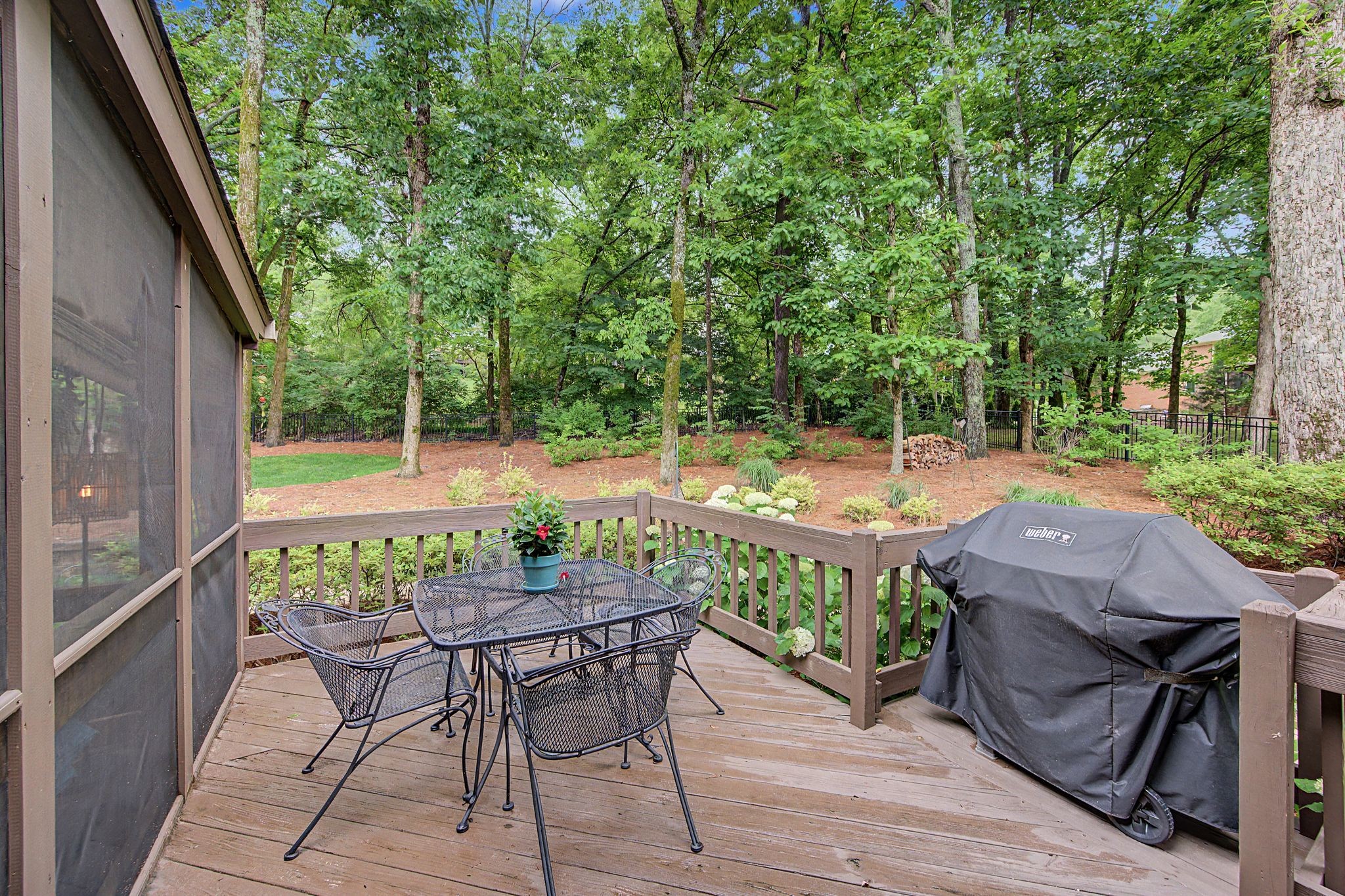 709 Roxburgh Cv