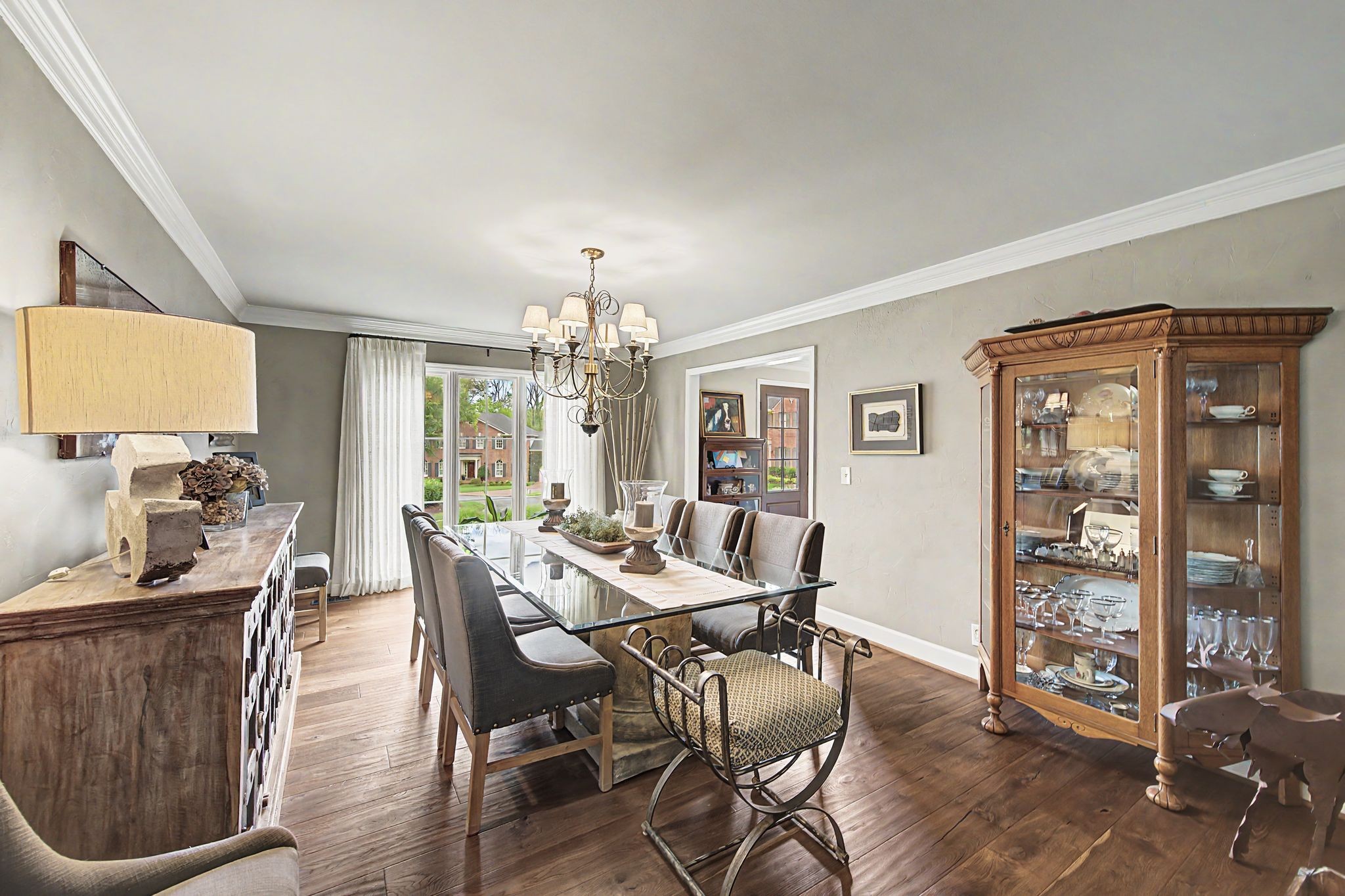 709 Roxburgh Cv