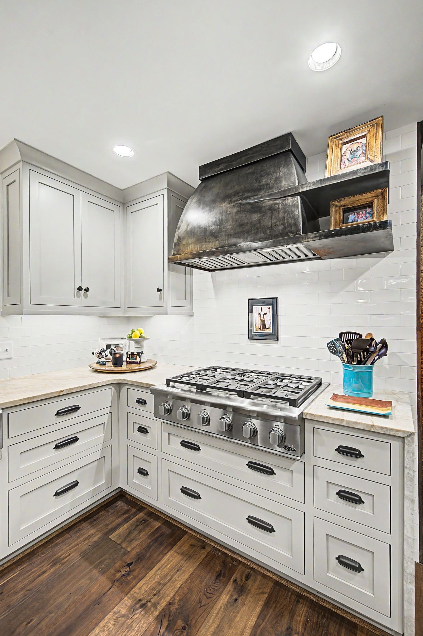 709 Roxburgh Cv