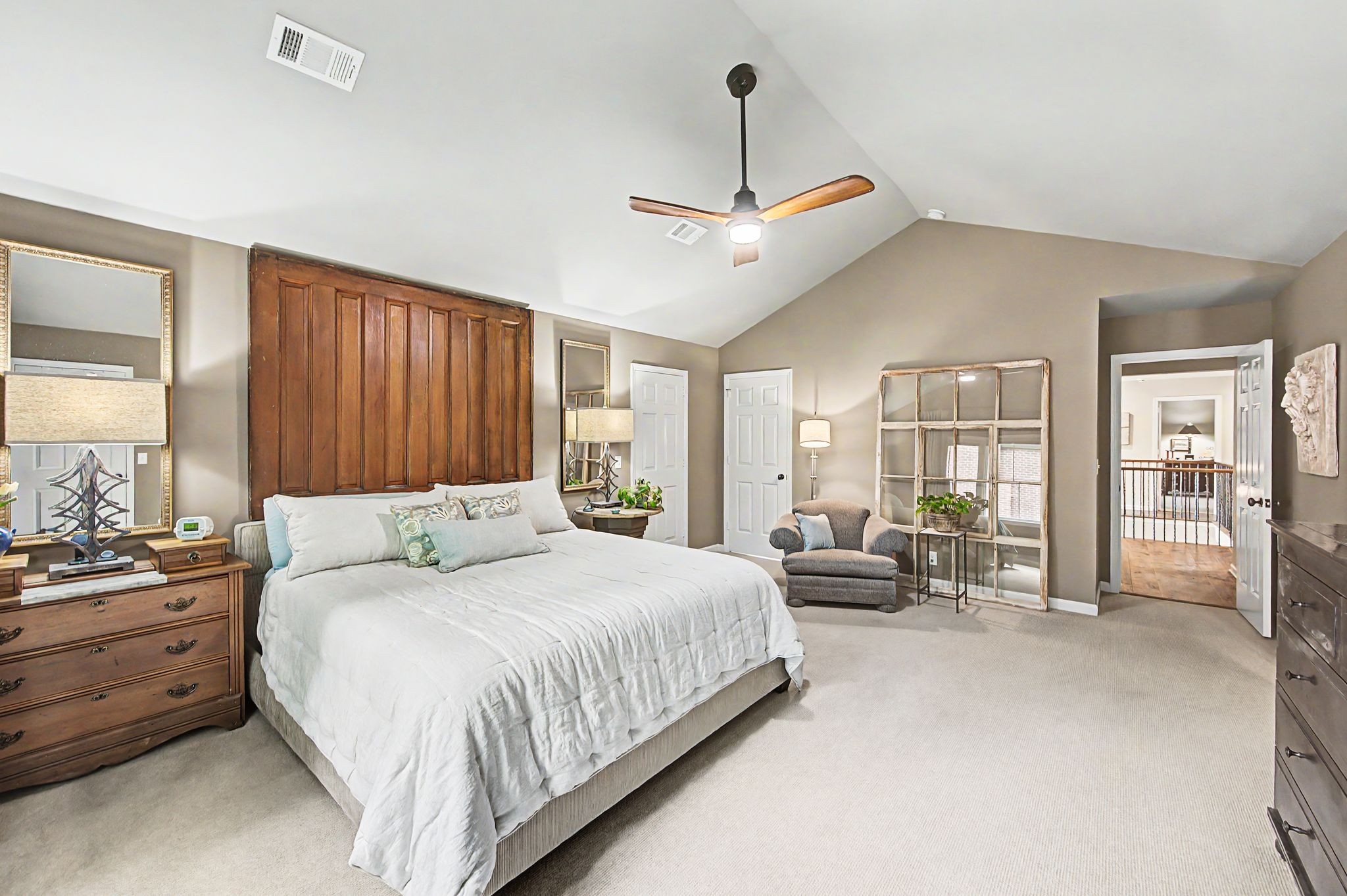 709 Roxburgh Cv
