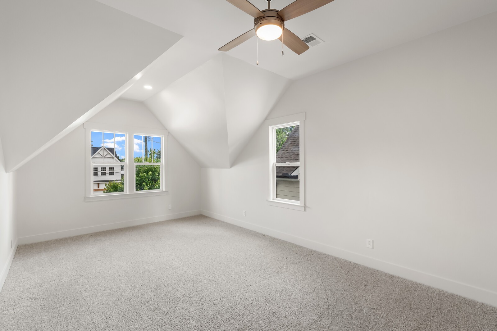 1526 Hayden Dr