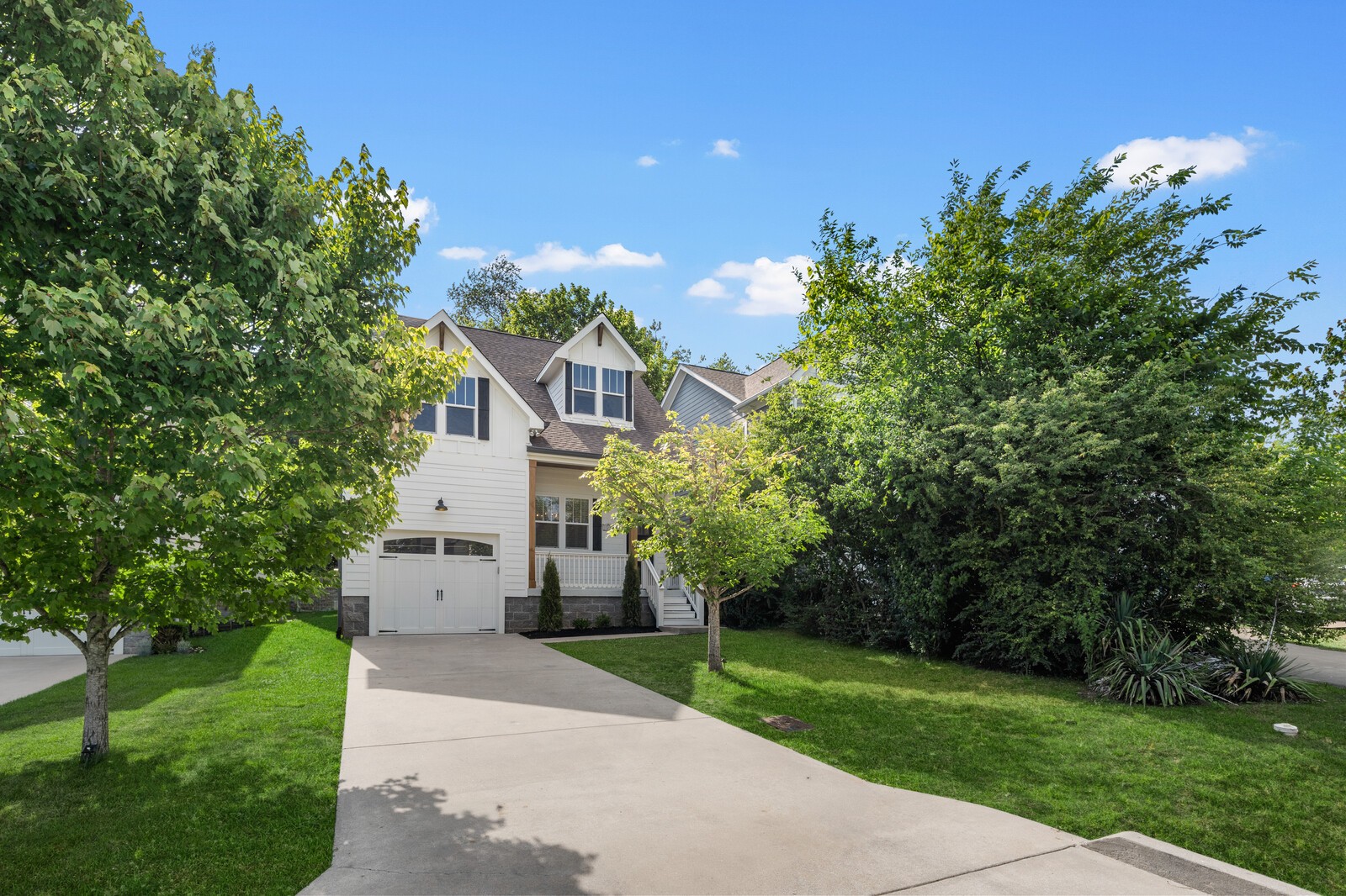1526 Hayden Dr
