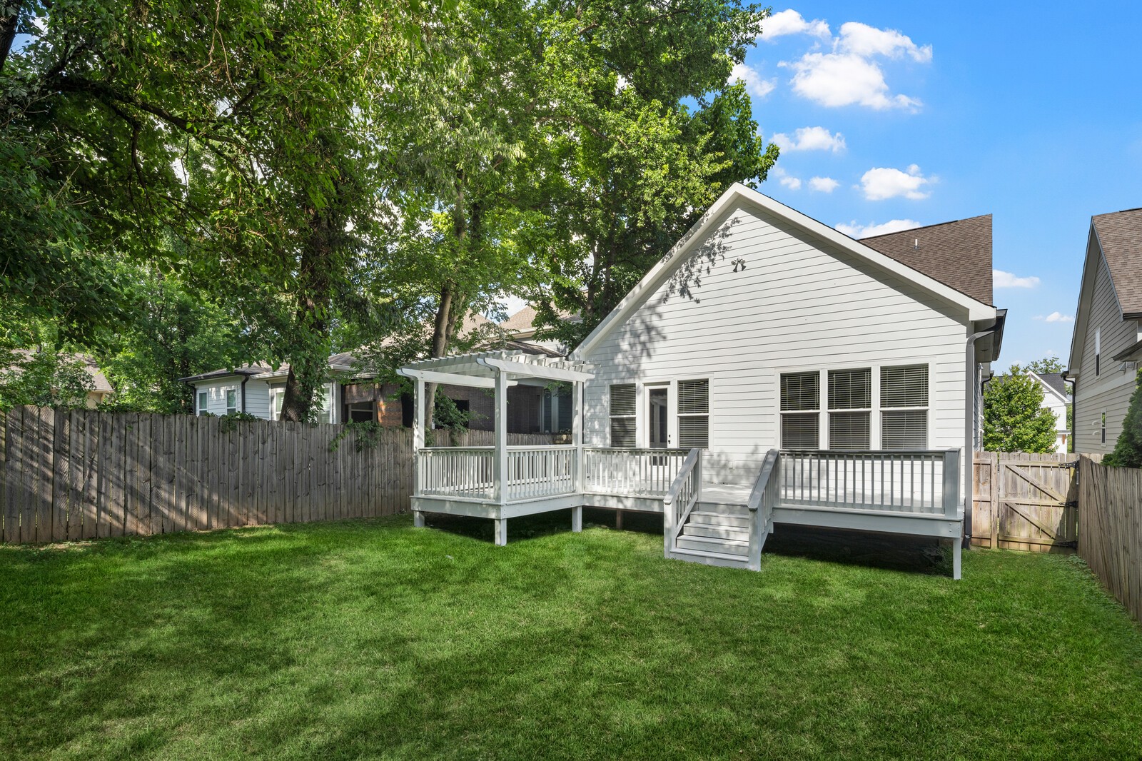 1526 Hayden Dr