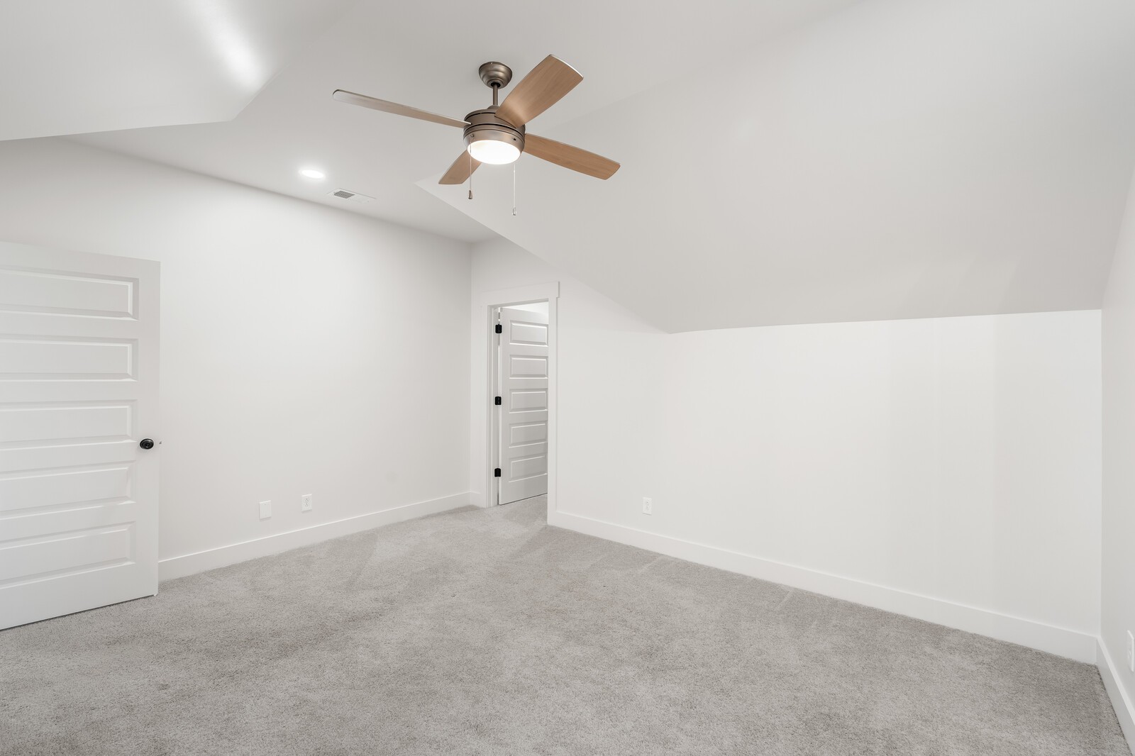 1526 Hayden Dr