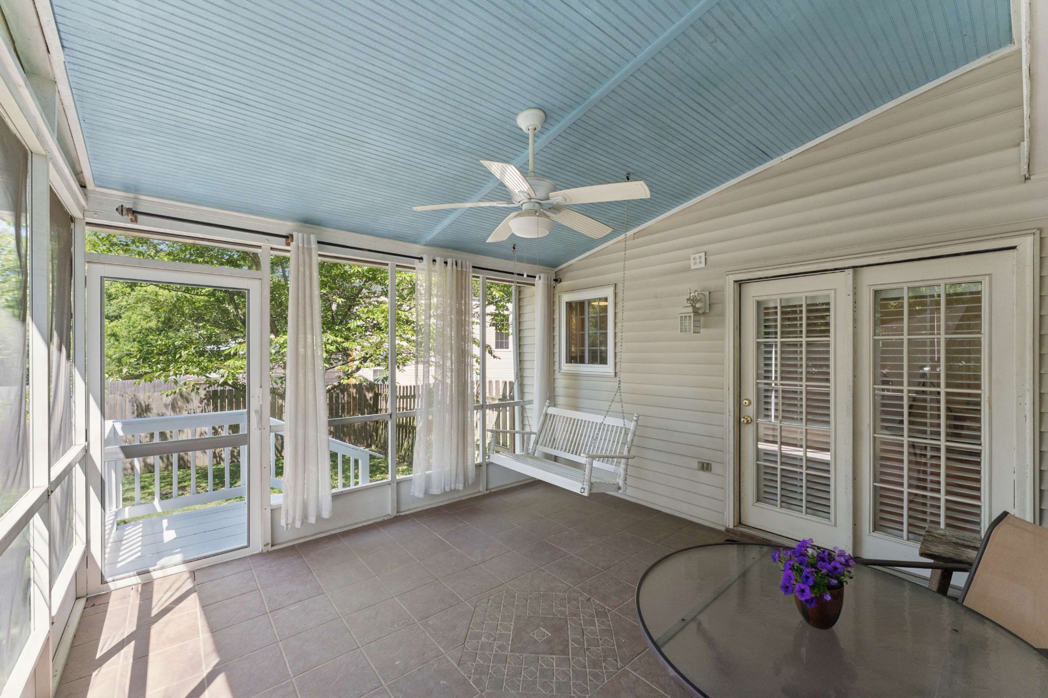 5204 Village Trce