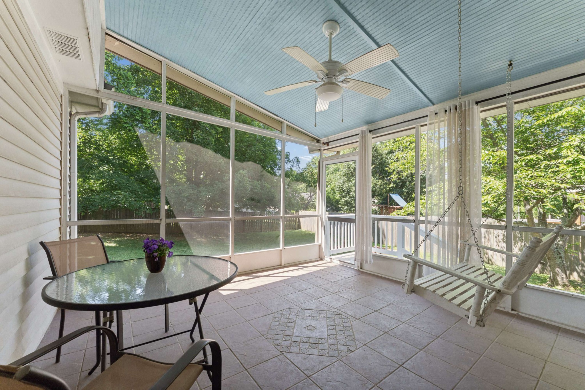 5204 Village Trce