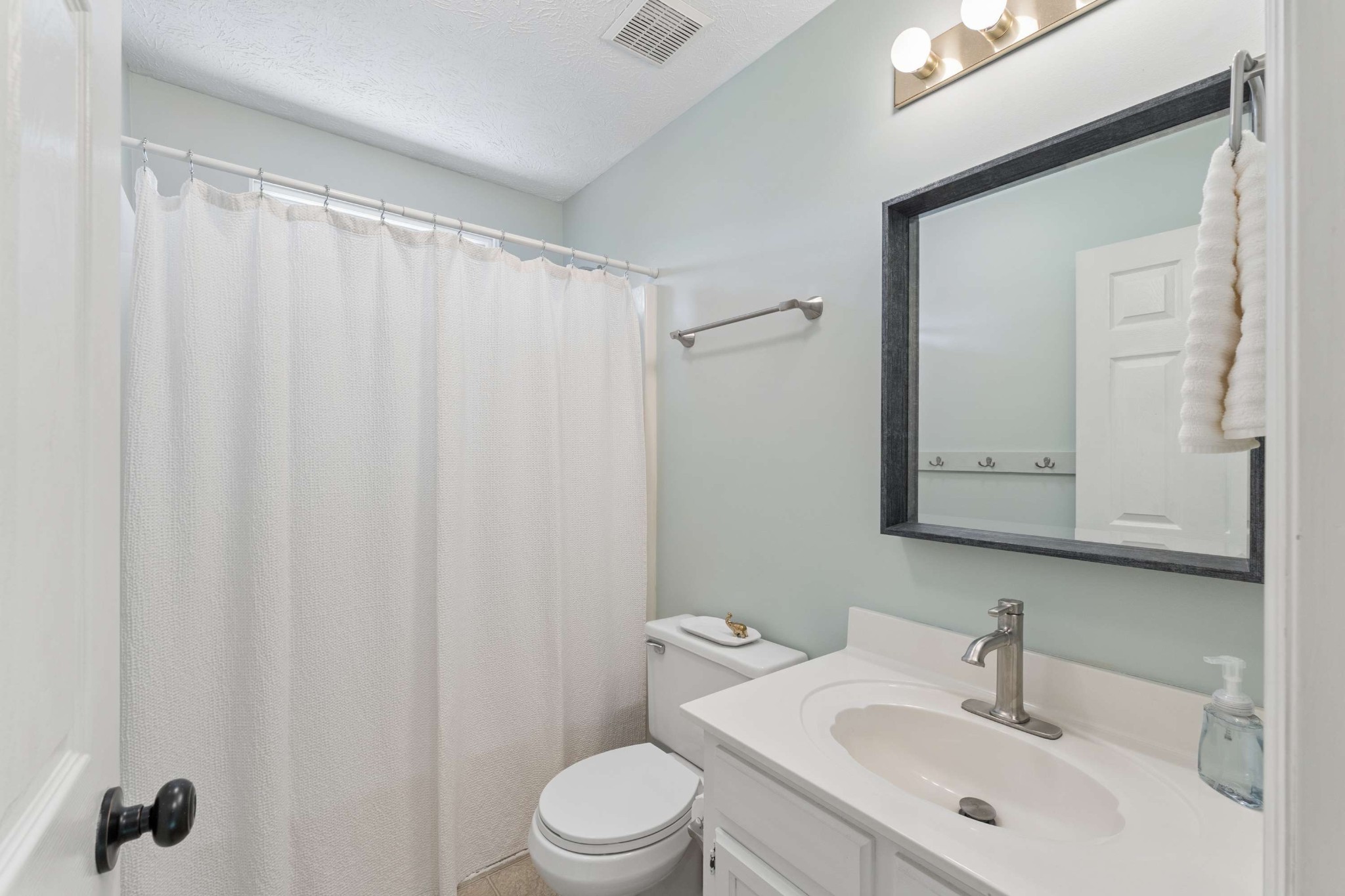 5204 Village Trce