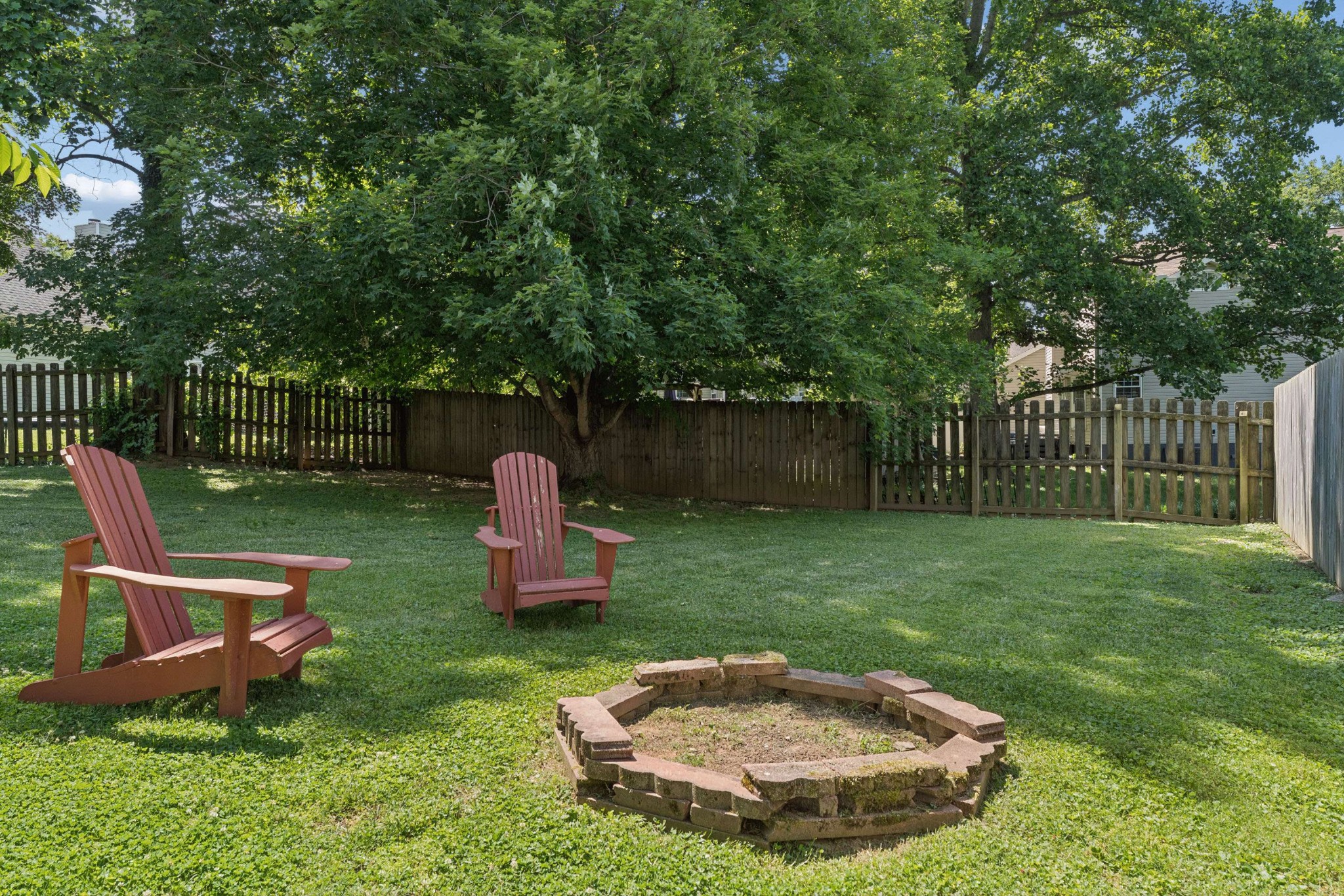 5204 Village Trce