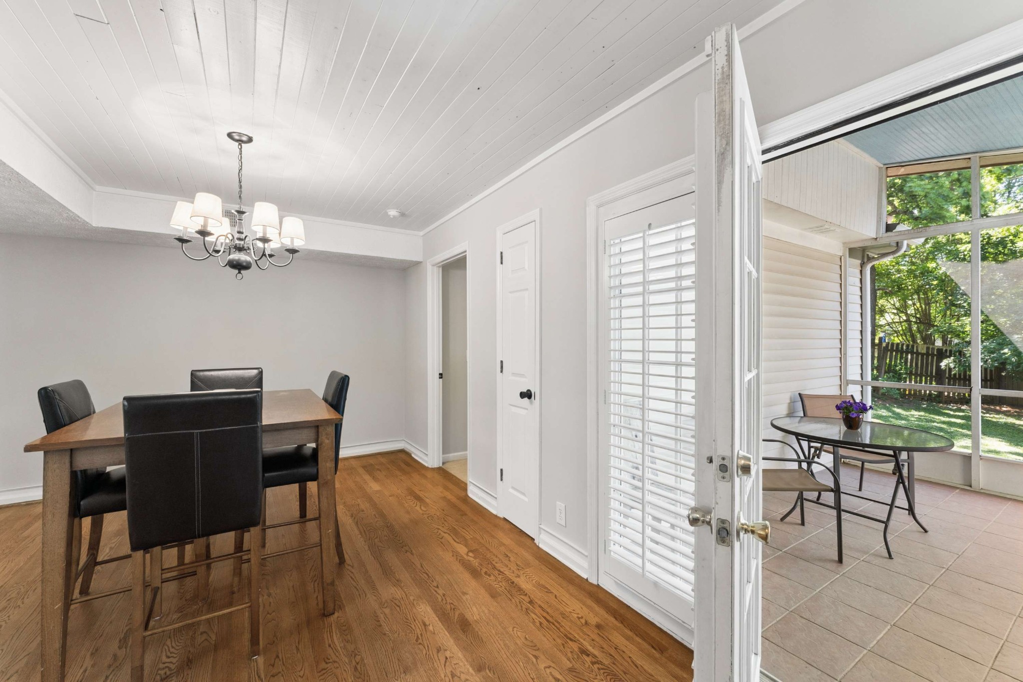 5204 Village Trce