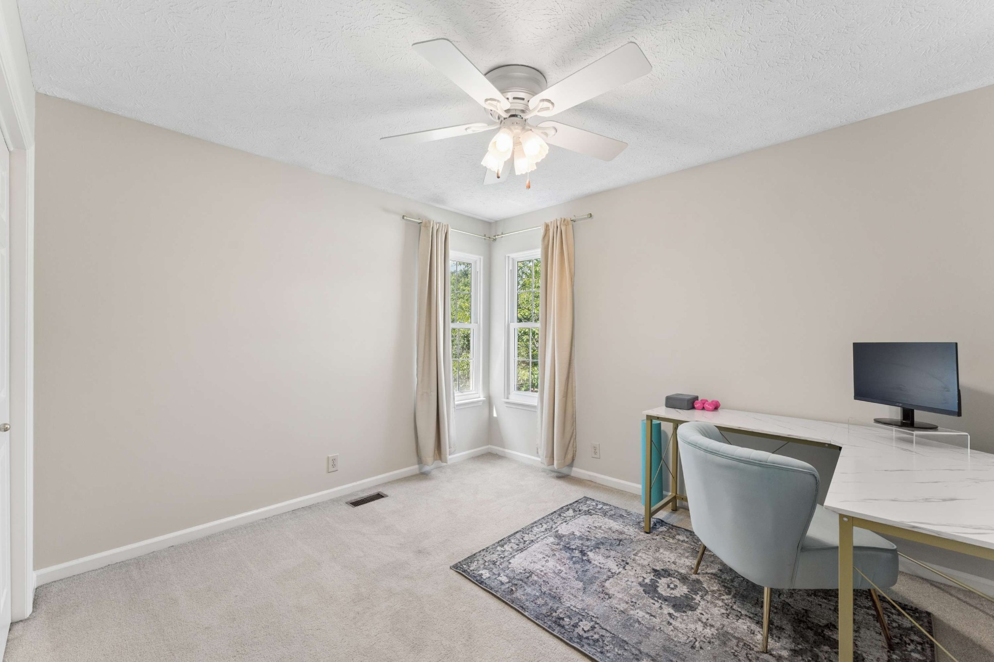 5204 Village Trce