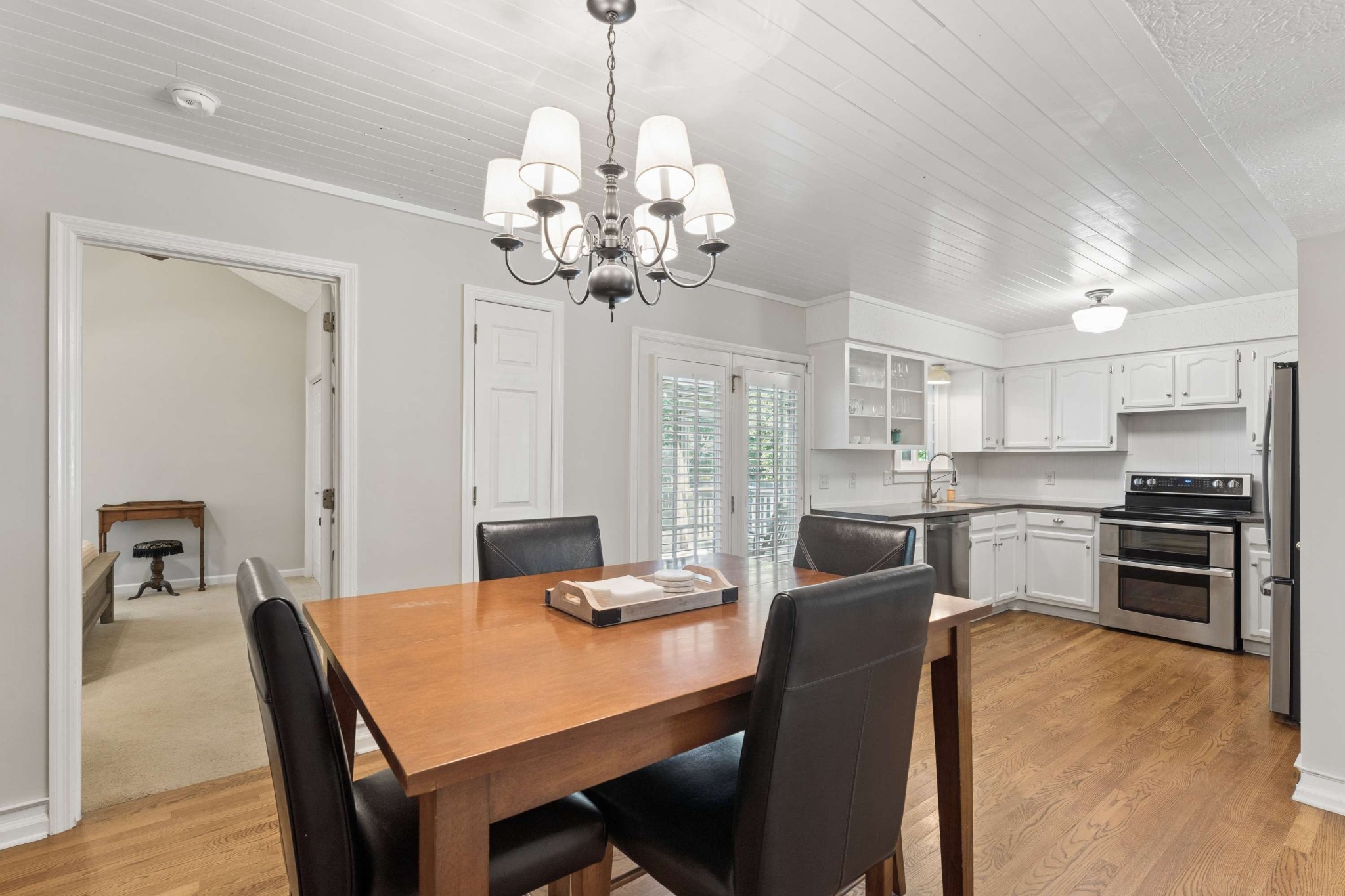 5204 Village Trce