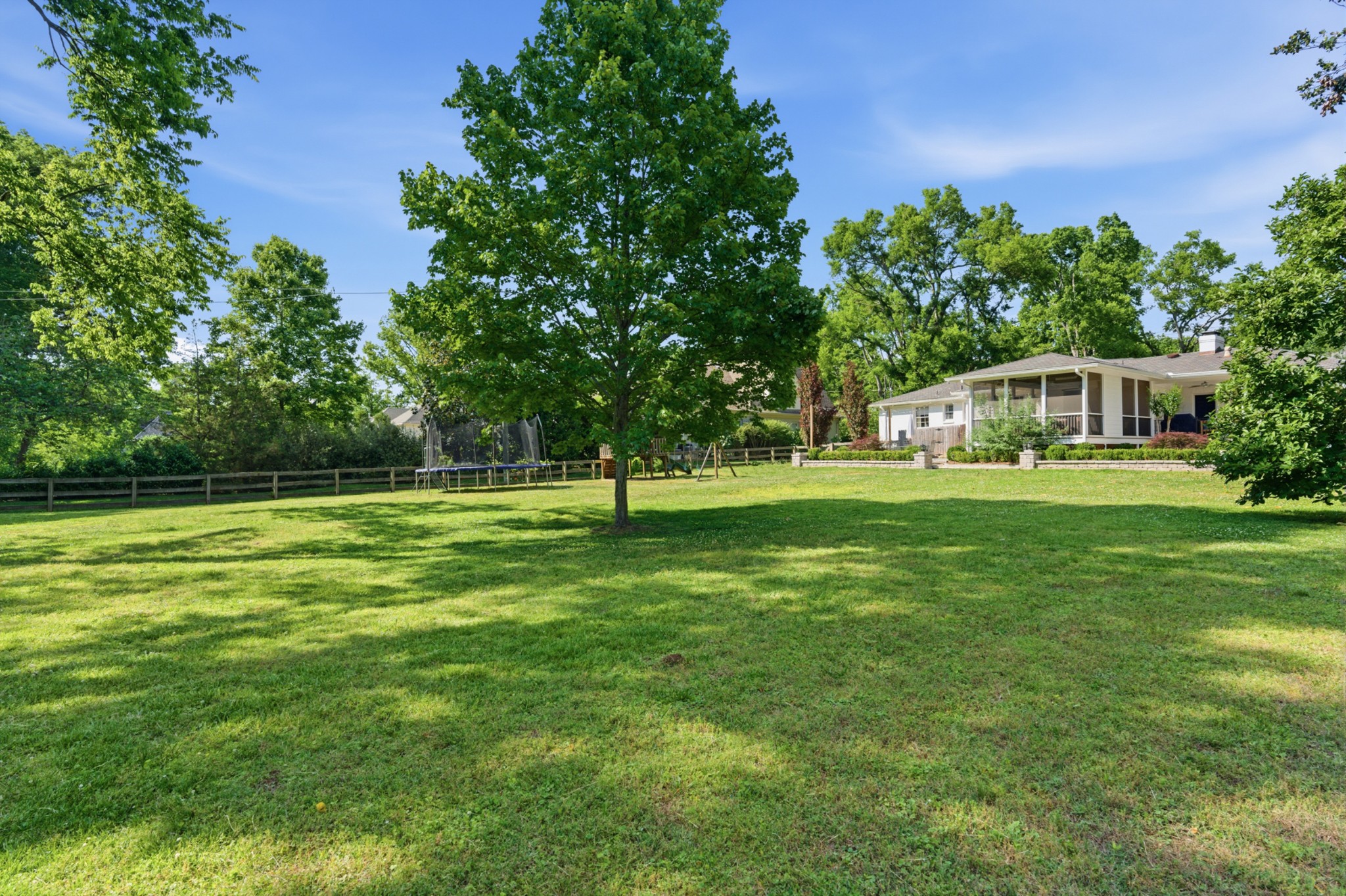 2709 Tyne Blvd