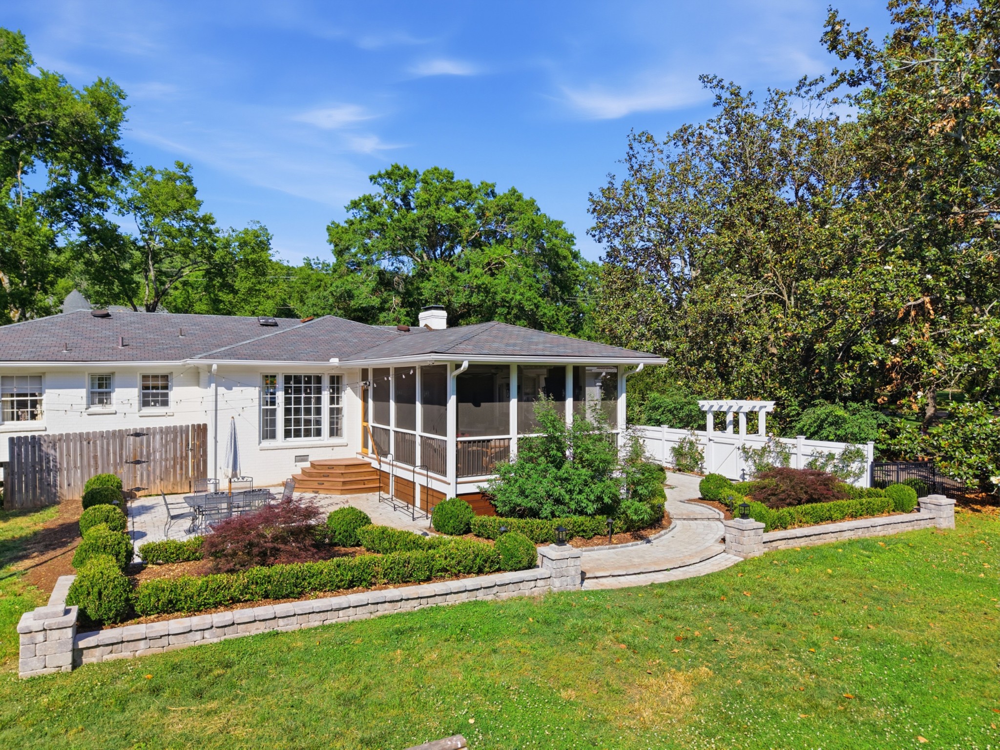2709 Tyne Blvd