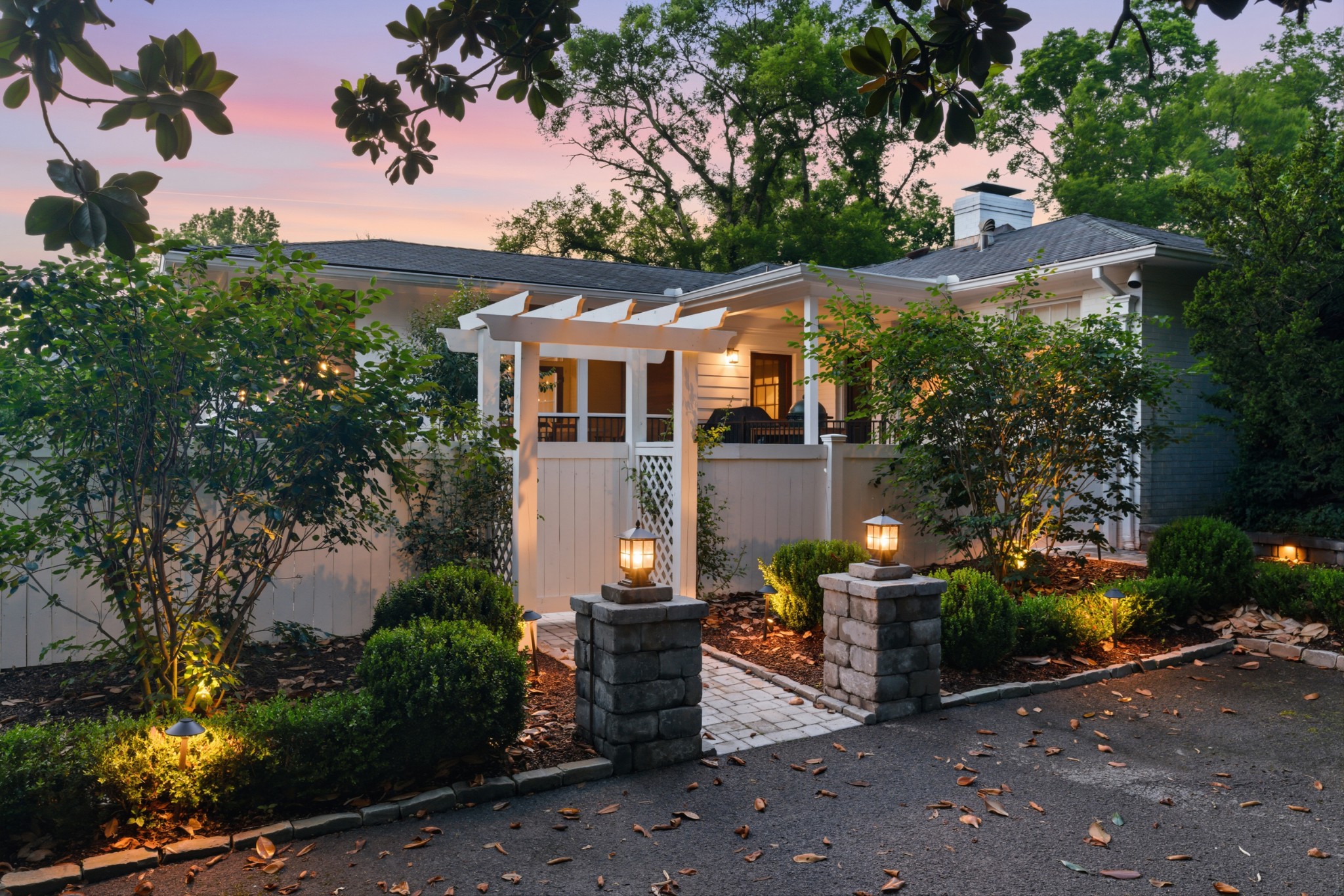 2709 Tyne Blvd