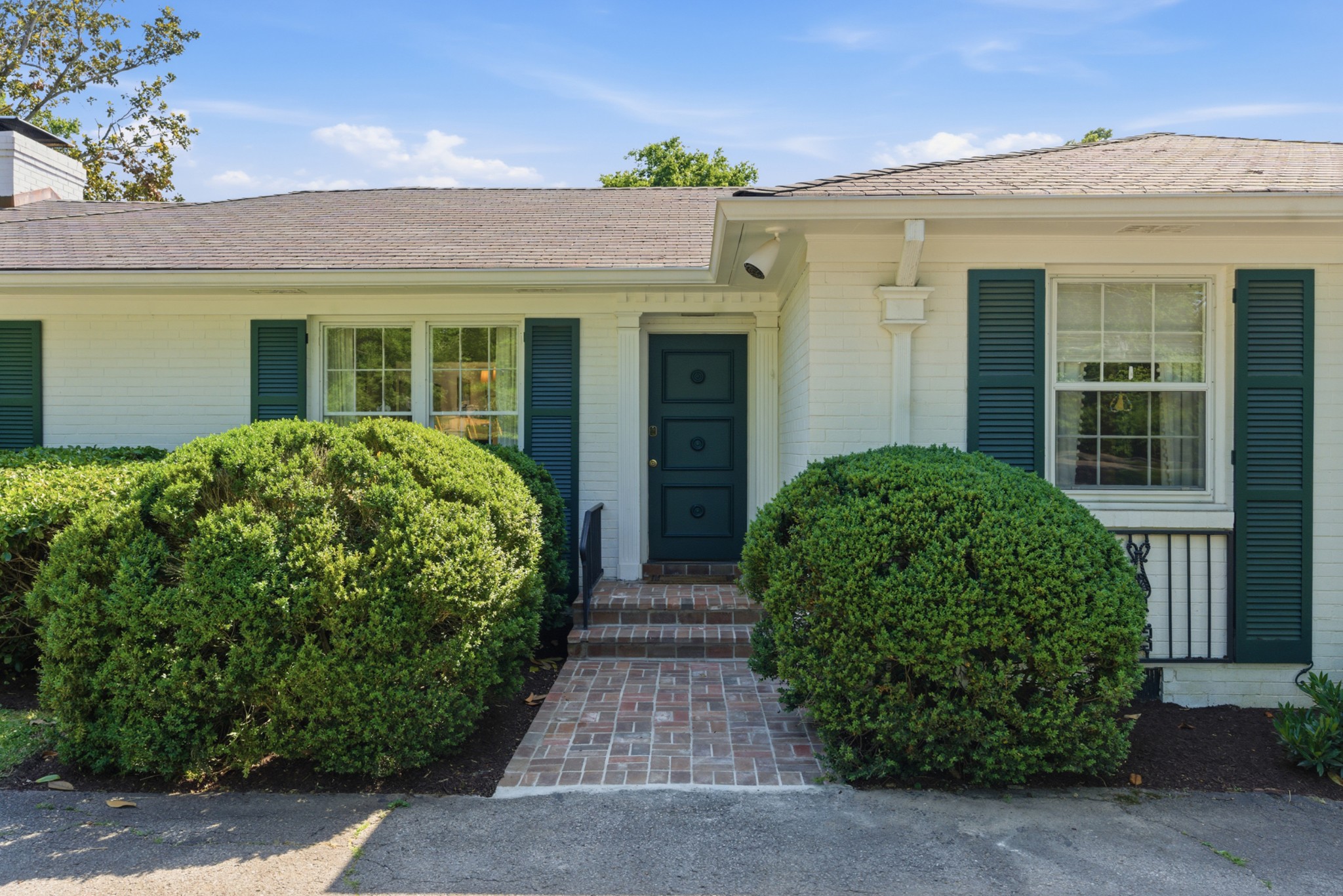 2709 Tyne Blvd