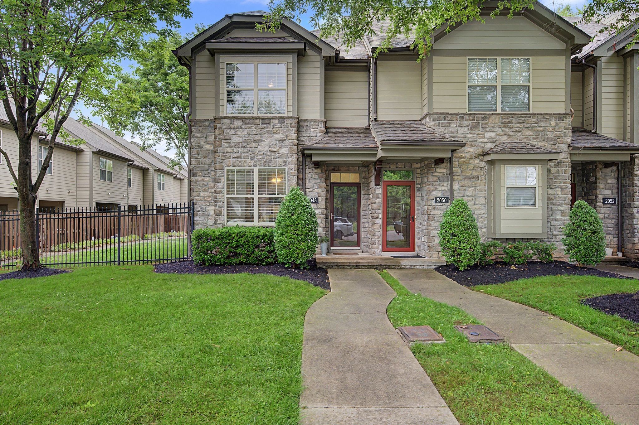 2048 Elliott Ave