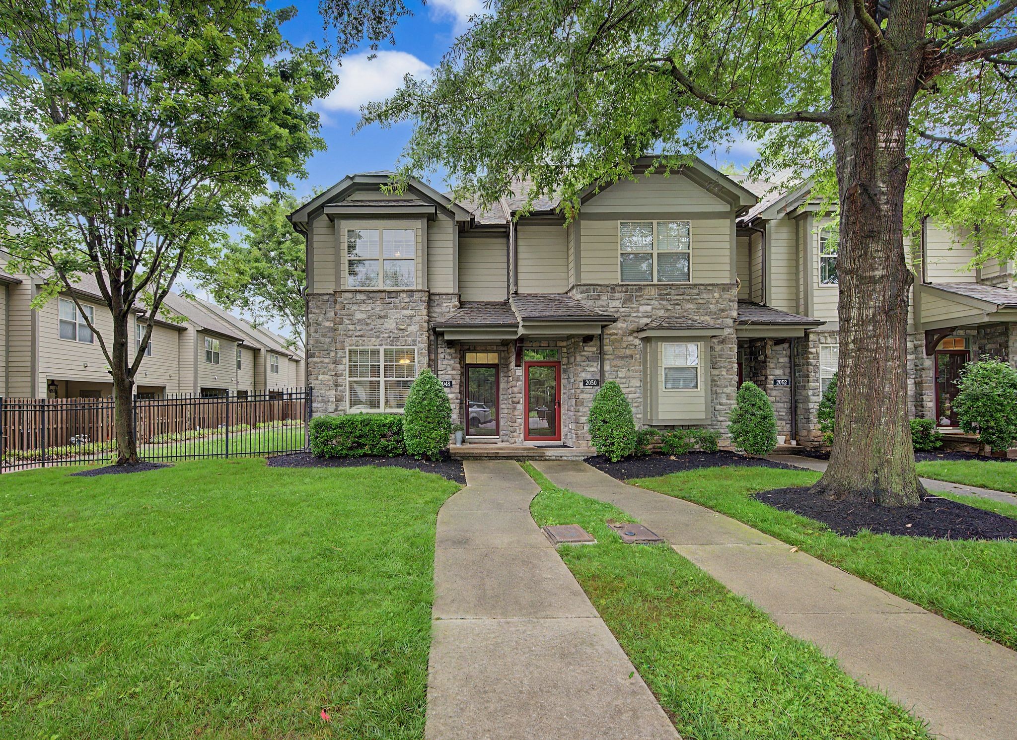 2048 Elliott Ave