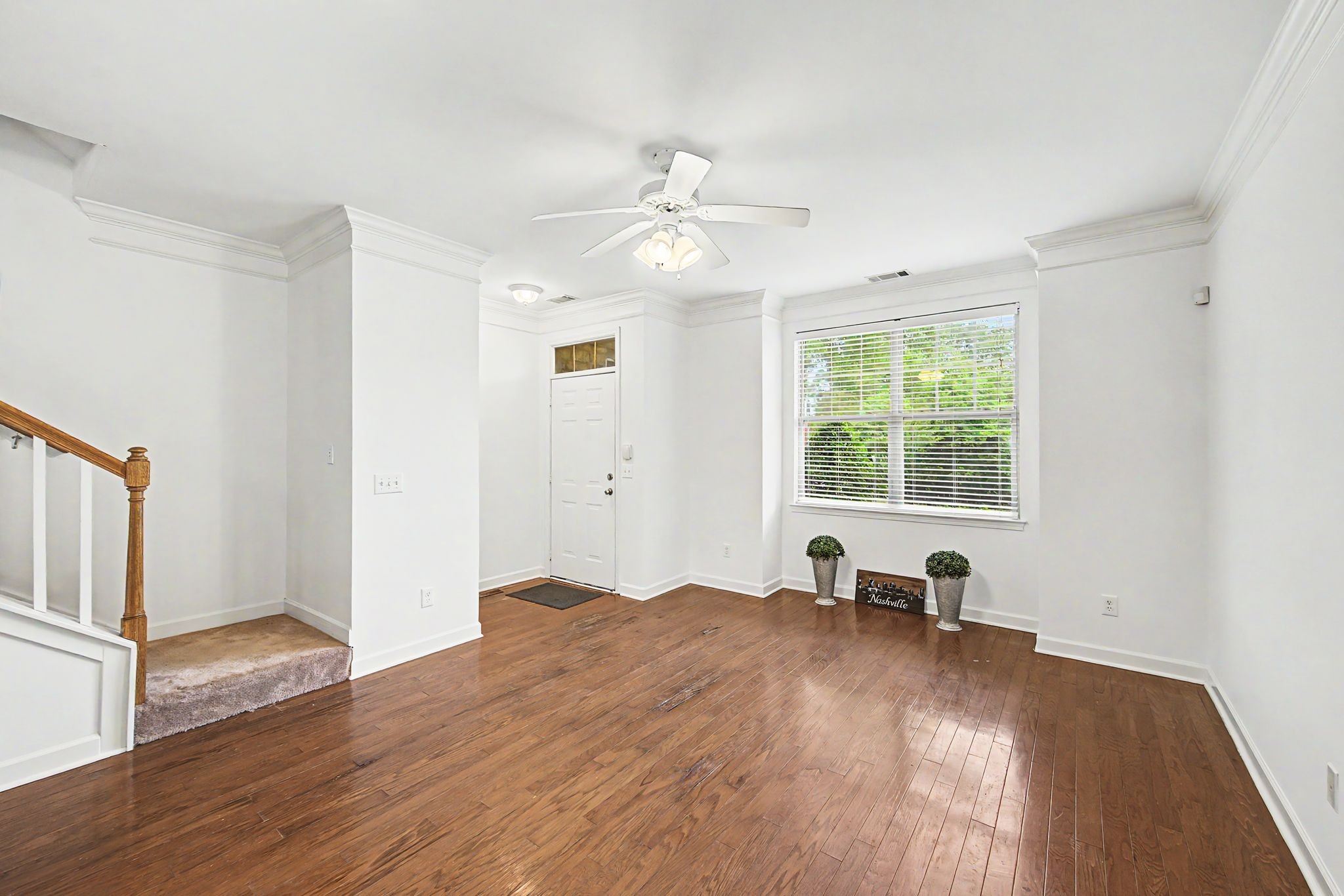 2048 Elliott Ave